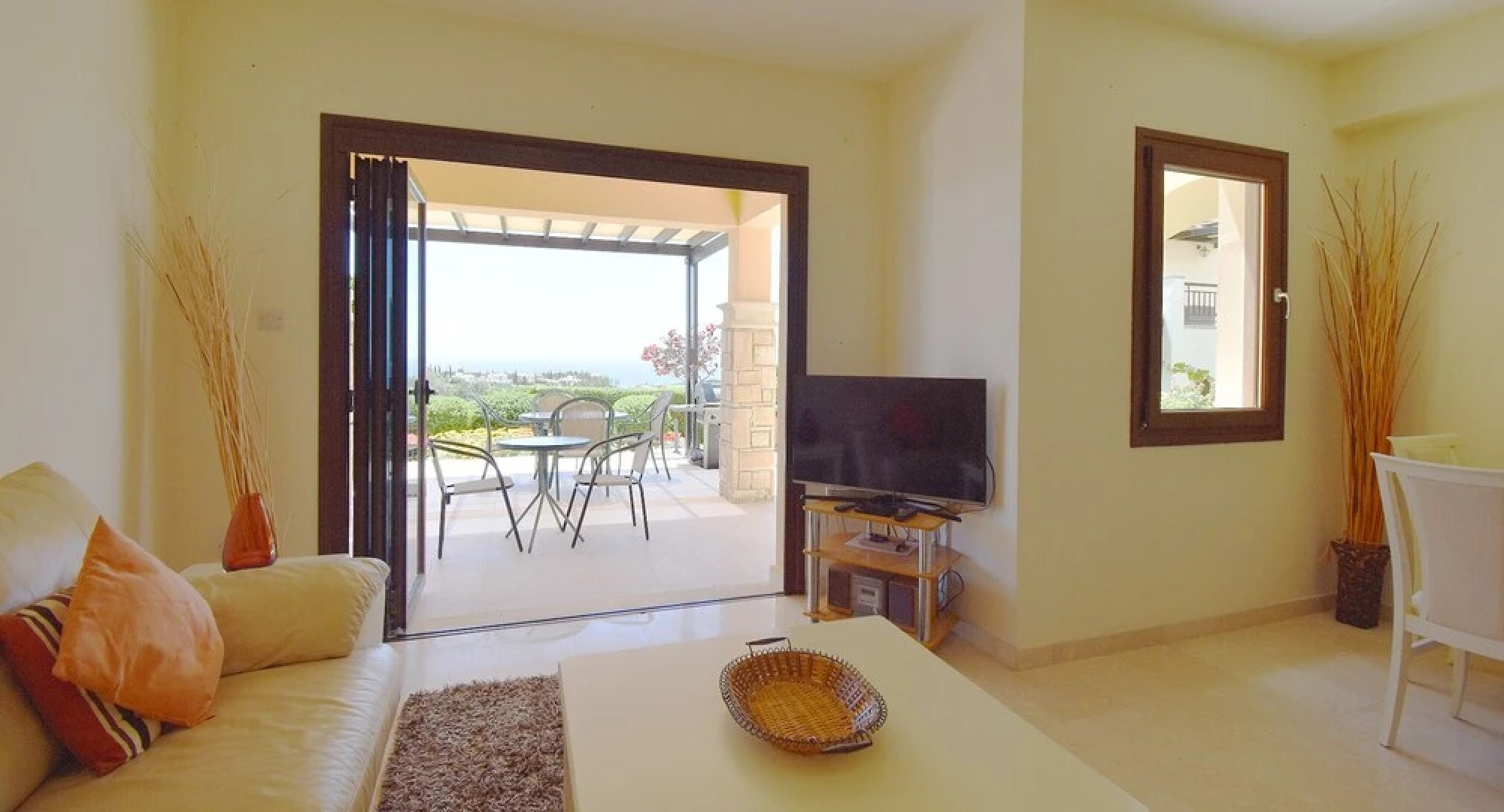 Lovely 3 bedroom ground floor apartment 'D01' - amazing golf and sea views, communal pool and resort facilities, Orpheus Village, Aphrodite Hi