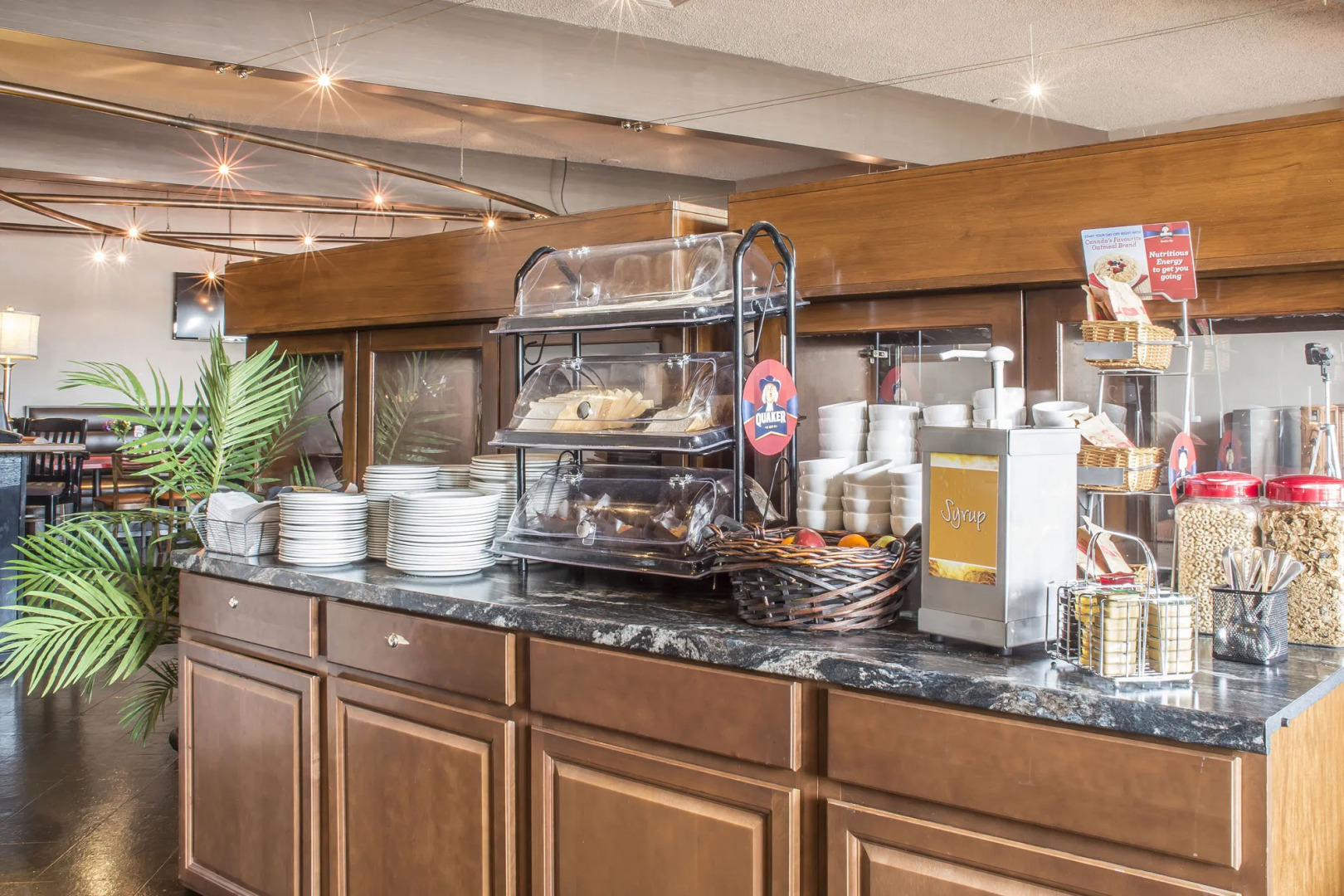 Village Inn & Suites