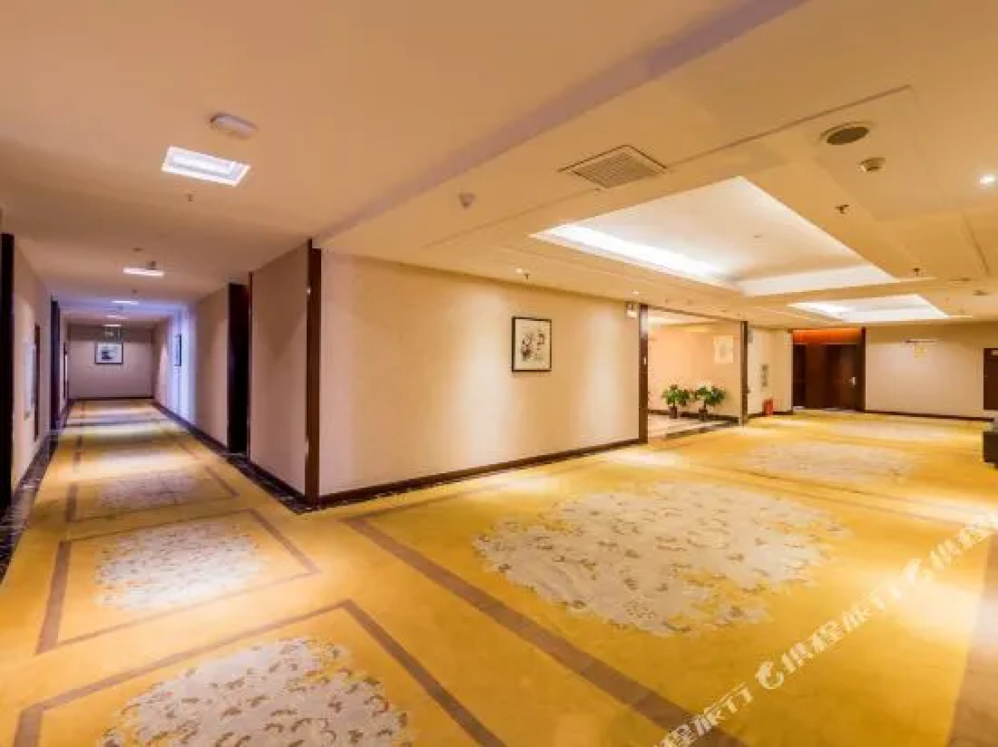 Hongxin Business Hotel