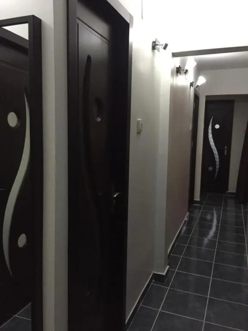 Apartament 3 camere în Mangalia.