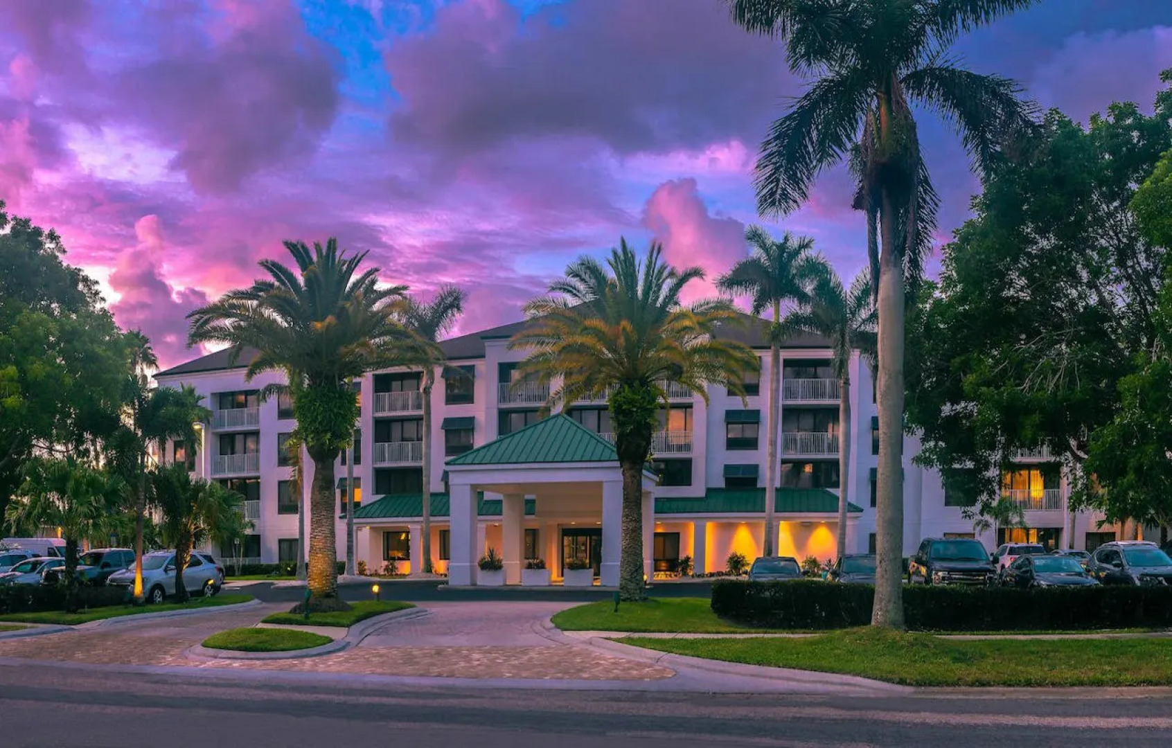 Courtyard by Marriott - Naples