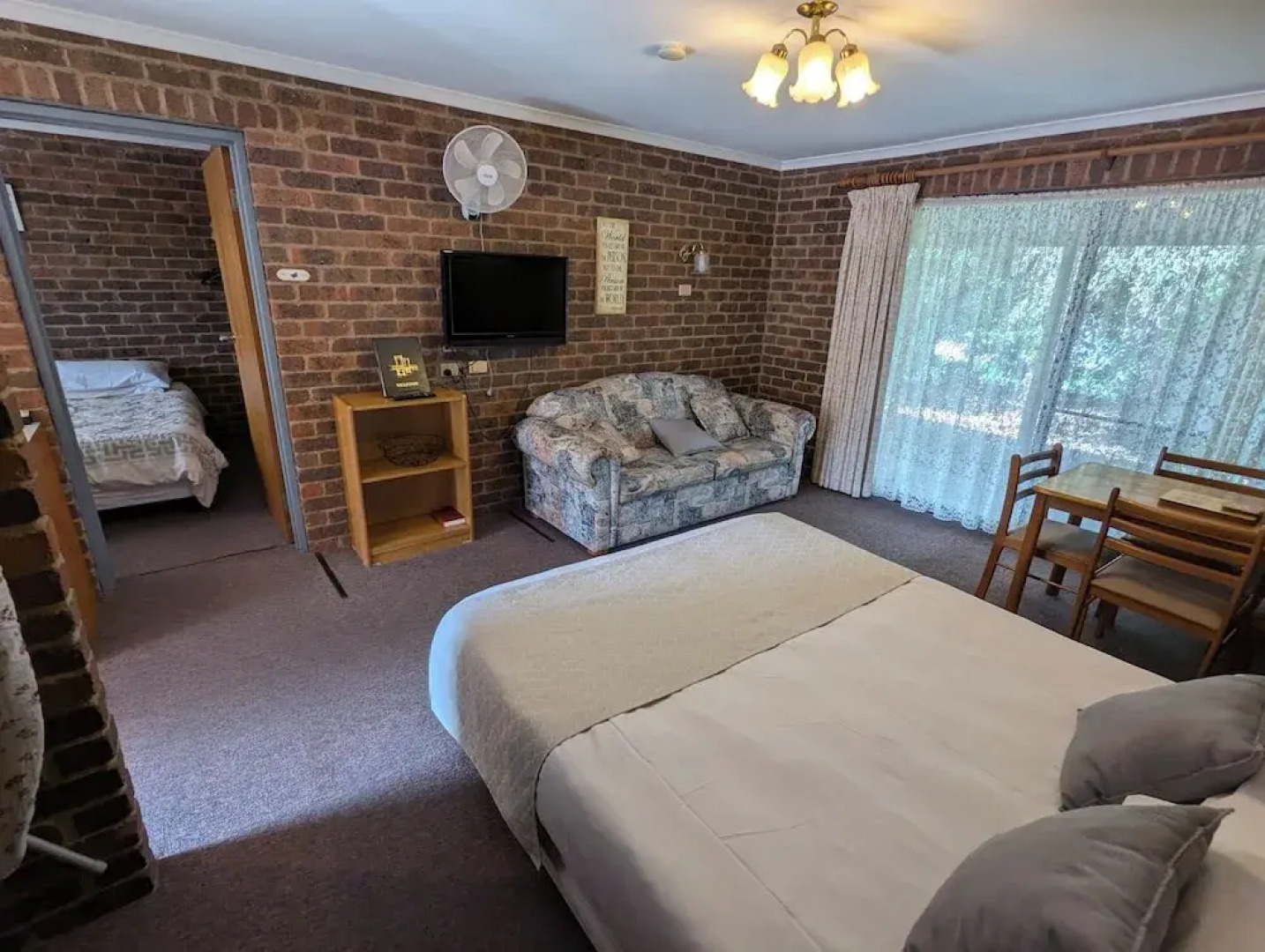 Barham Colonial Motel