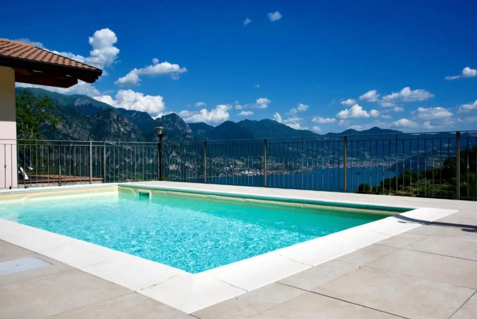 Italian Vacation Homes - Fonteno Panoramic Apartment