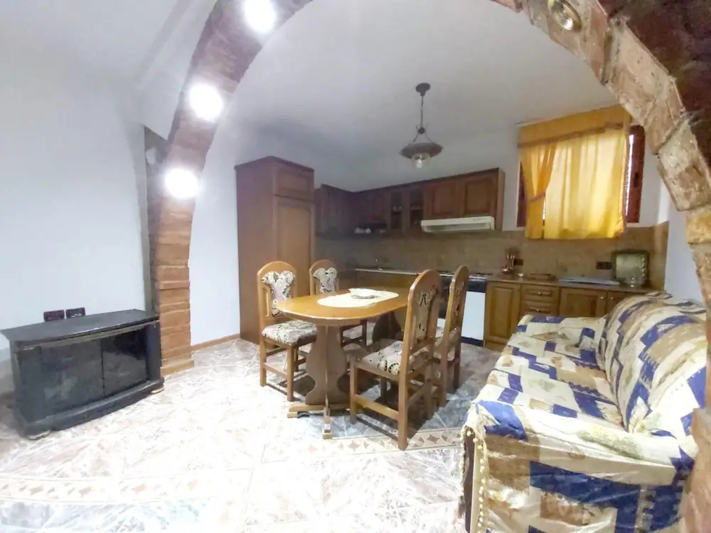 House With 2 Bedrooms in Berat, With Wifi