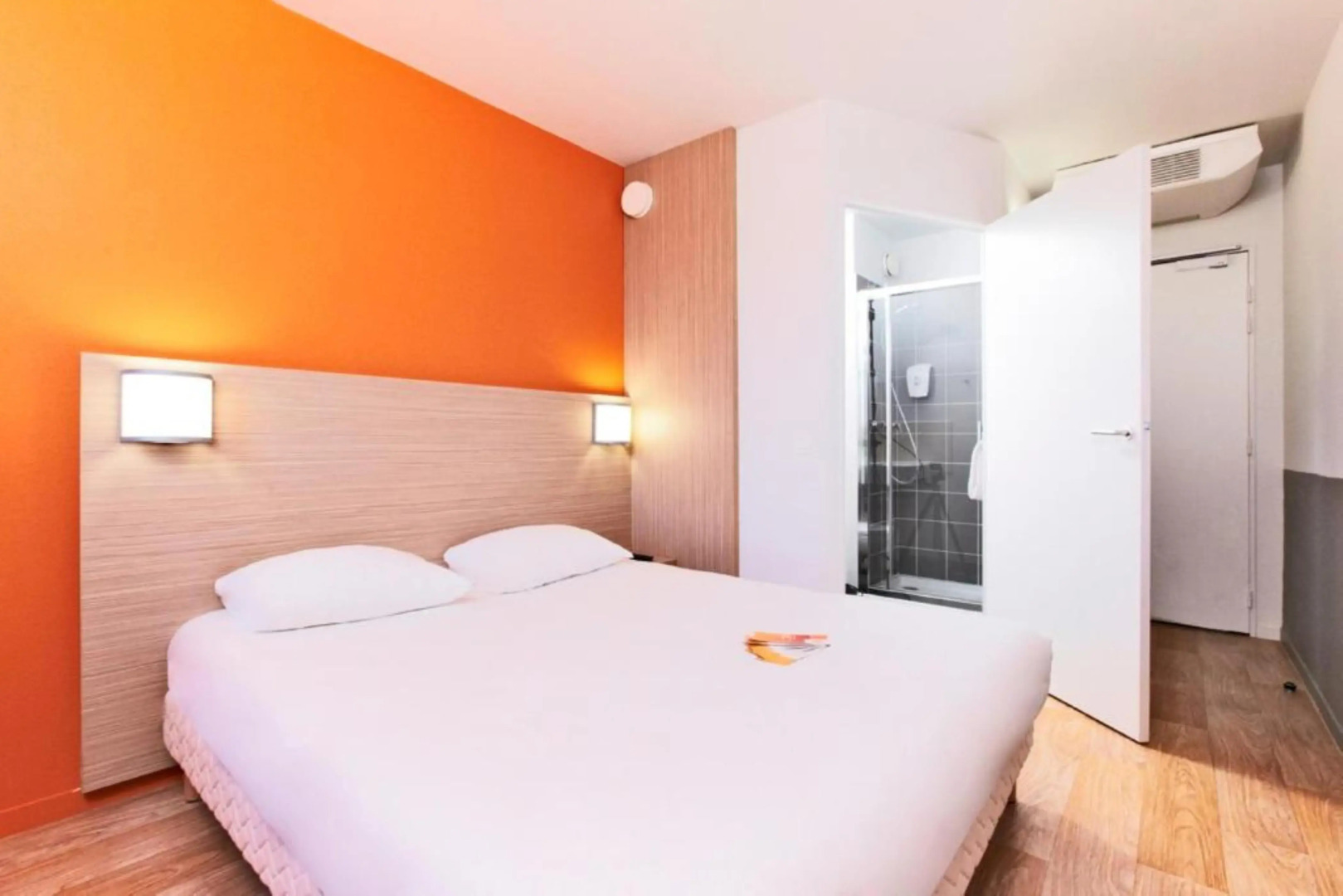 Hôtel Première Classe Caen Nord - Mémorial