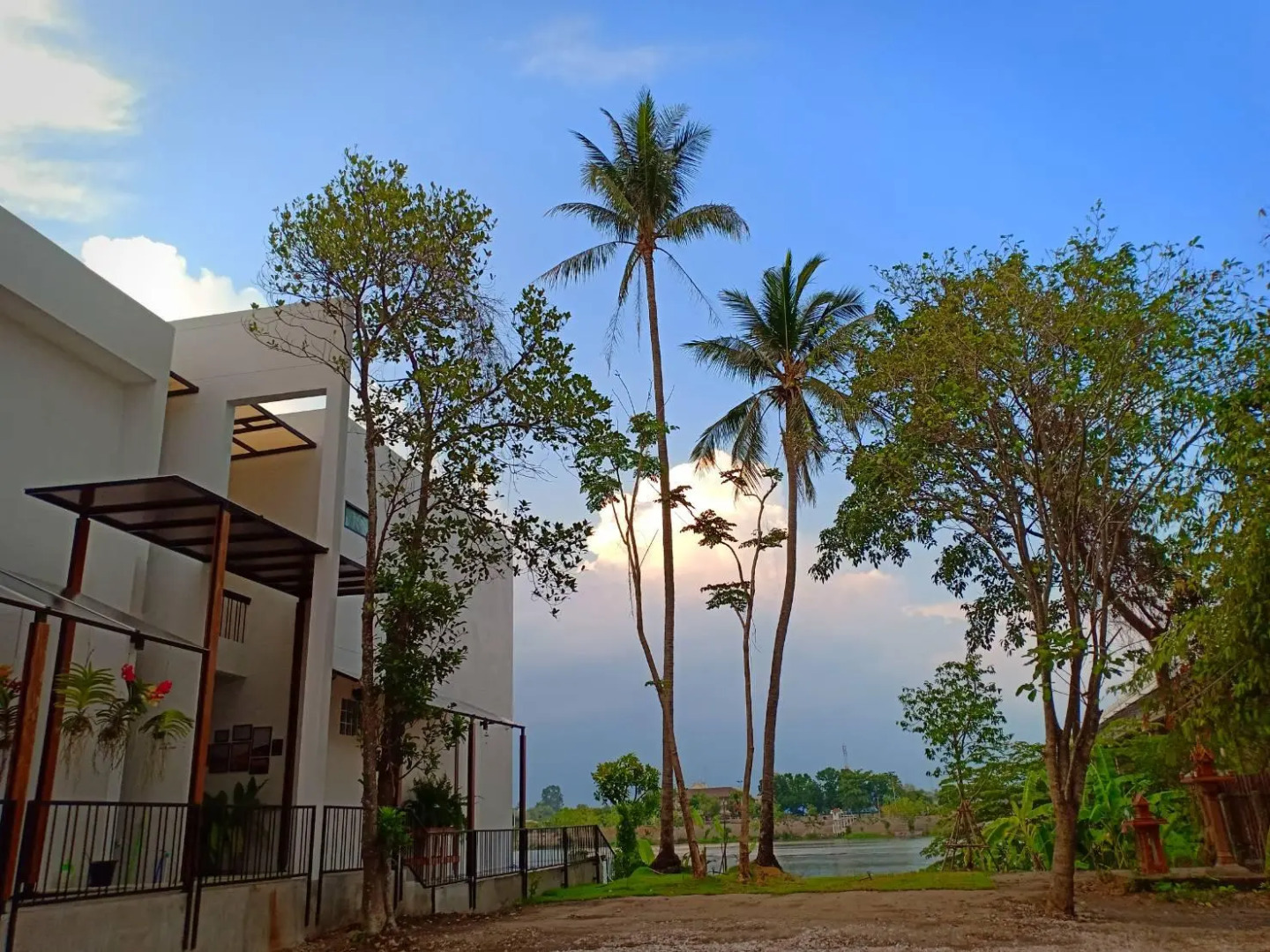 Home by the bridge (SHA Certified)