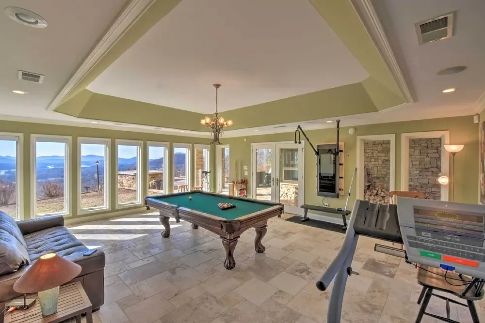 Captivating Vacation Rental Apt in Hayesville!