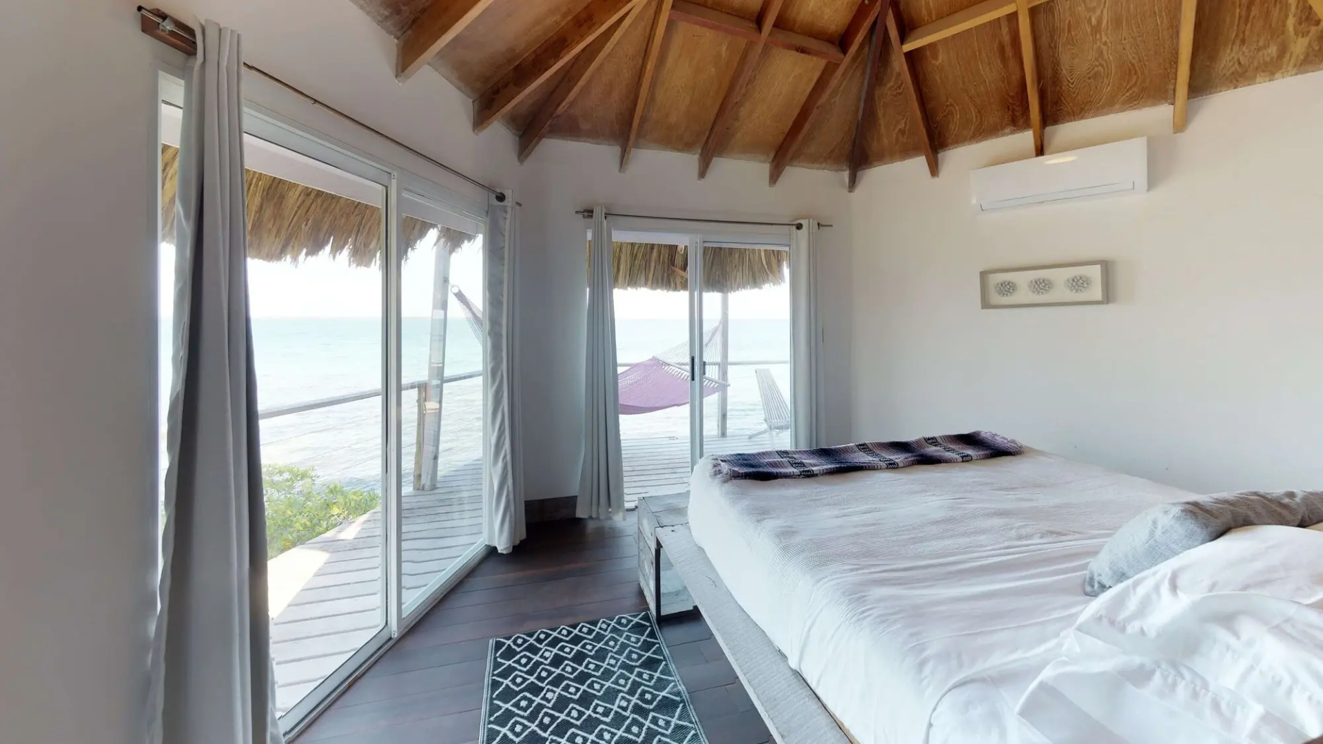Thatch Caye, a Muy'Ono Resort