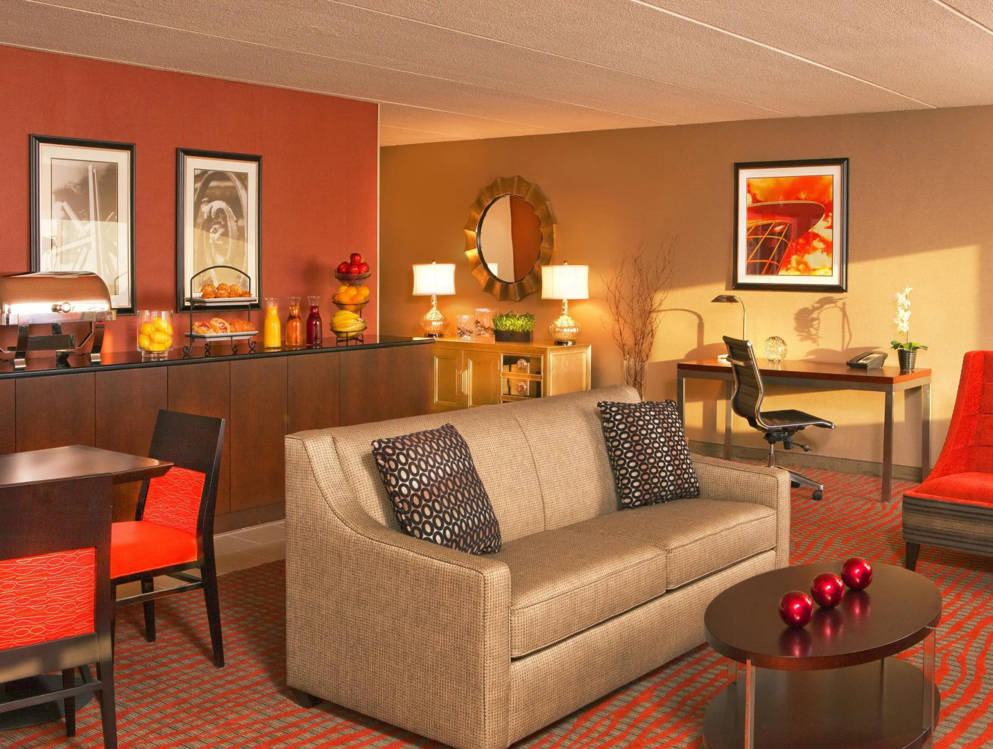 Four Points by Sheraton Milwaukee North Shore