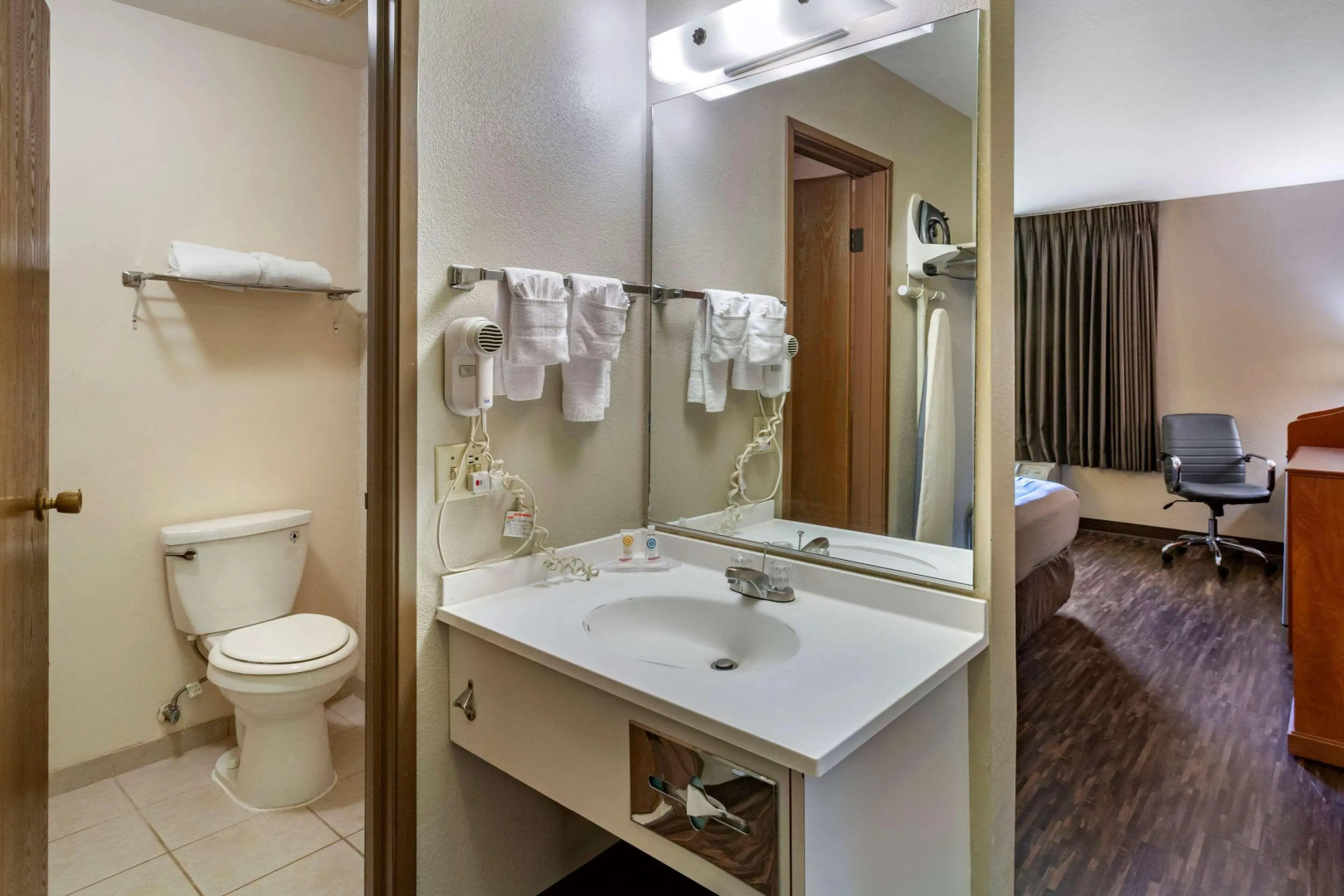 Econo Lodge Inn and Suites Sandy