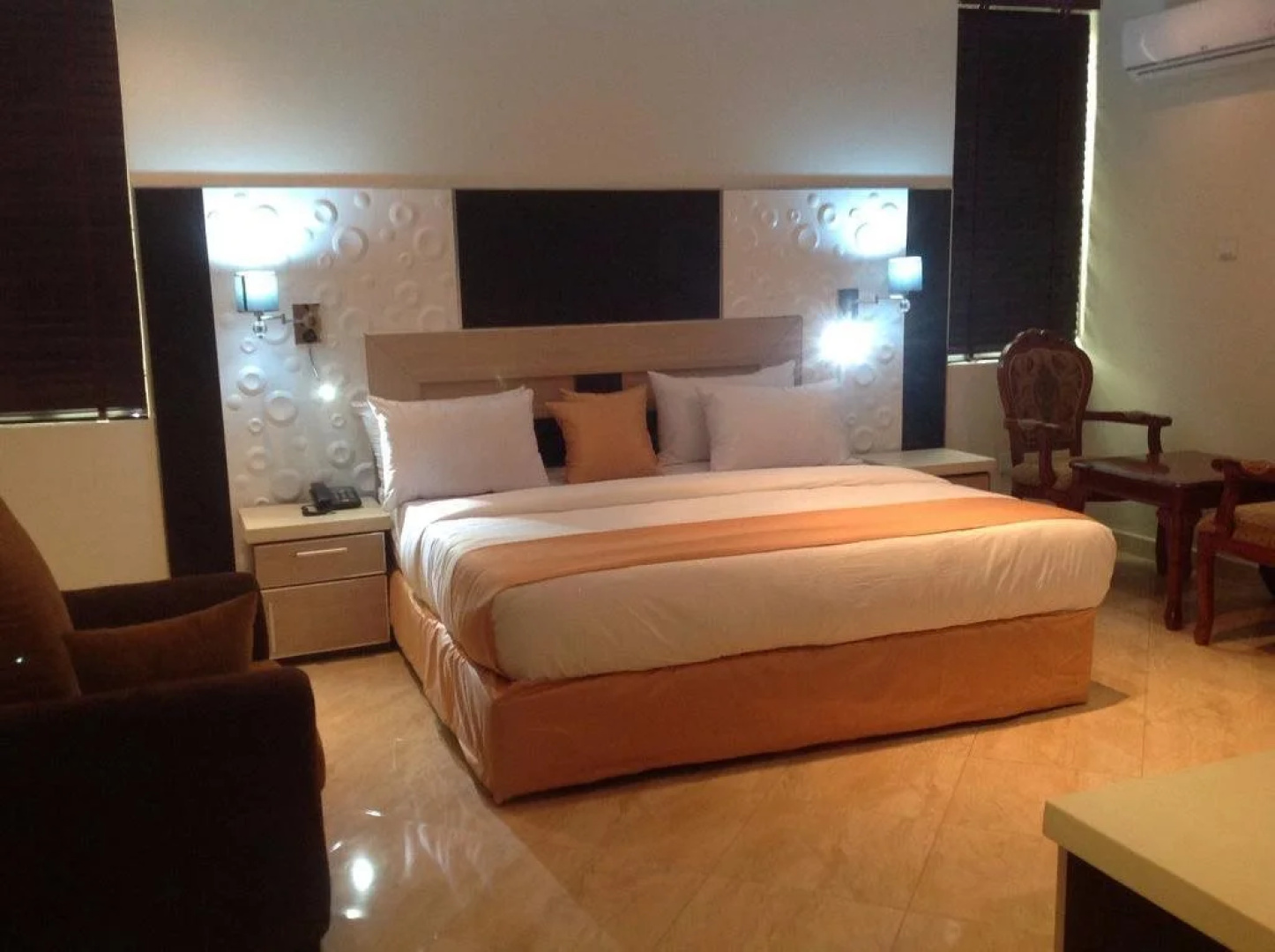 De Meros Hotel and Suites