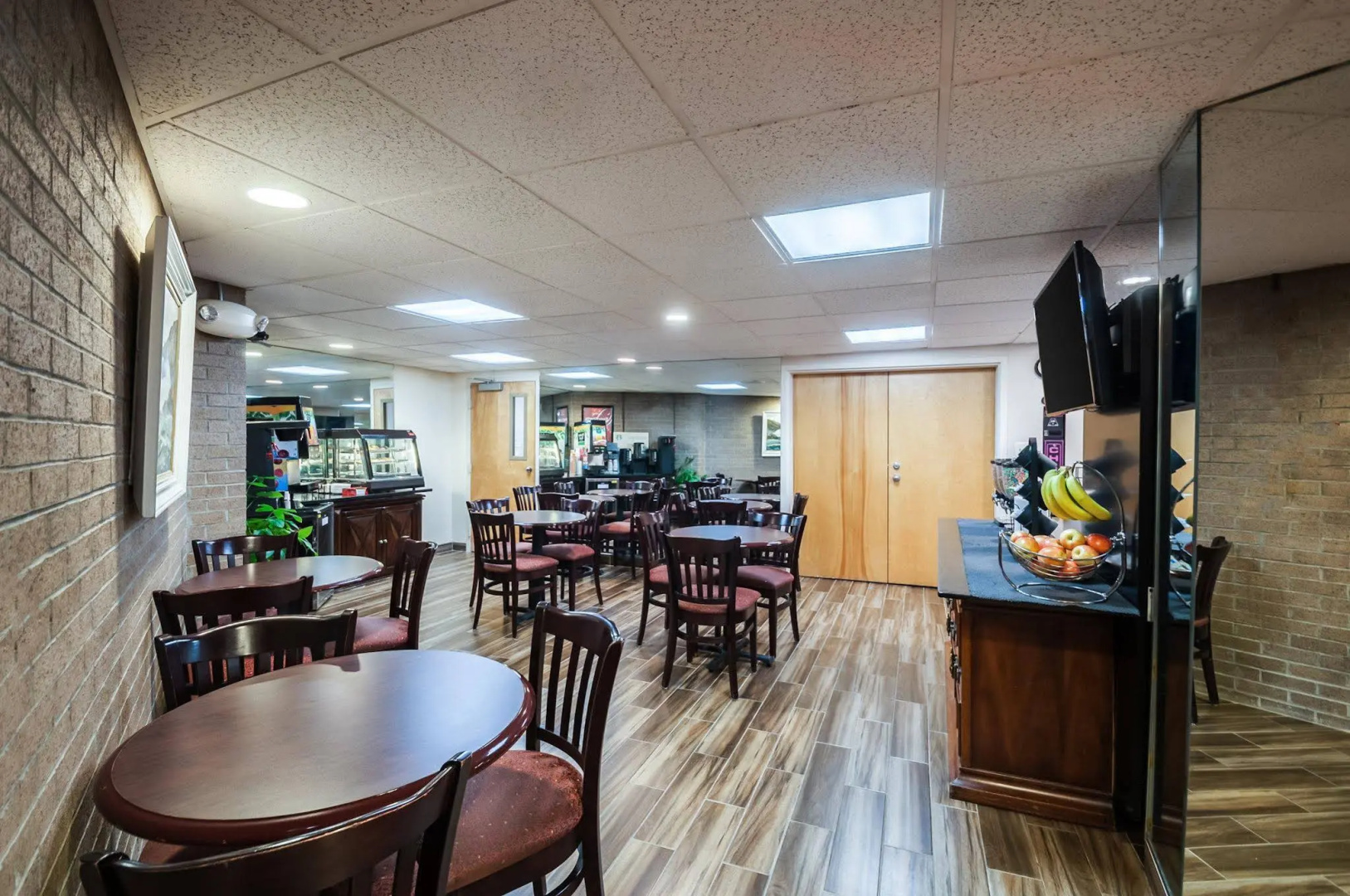 Econo Lodge Metro