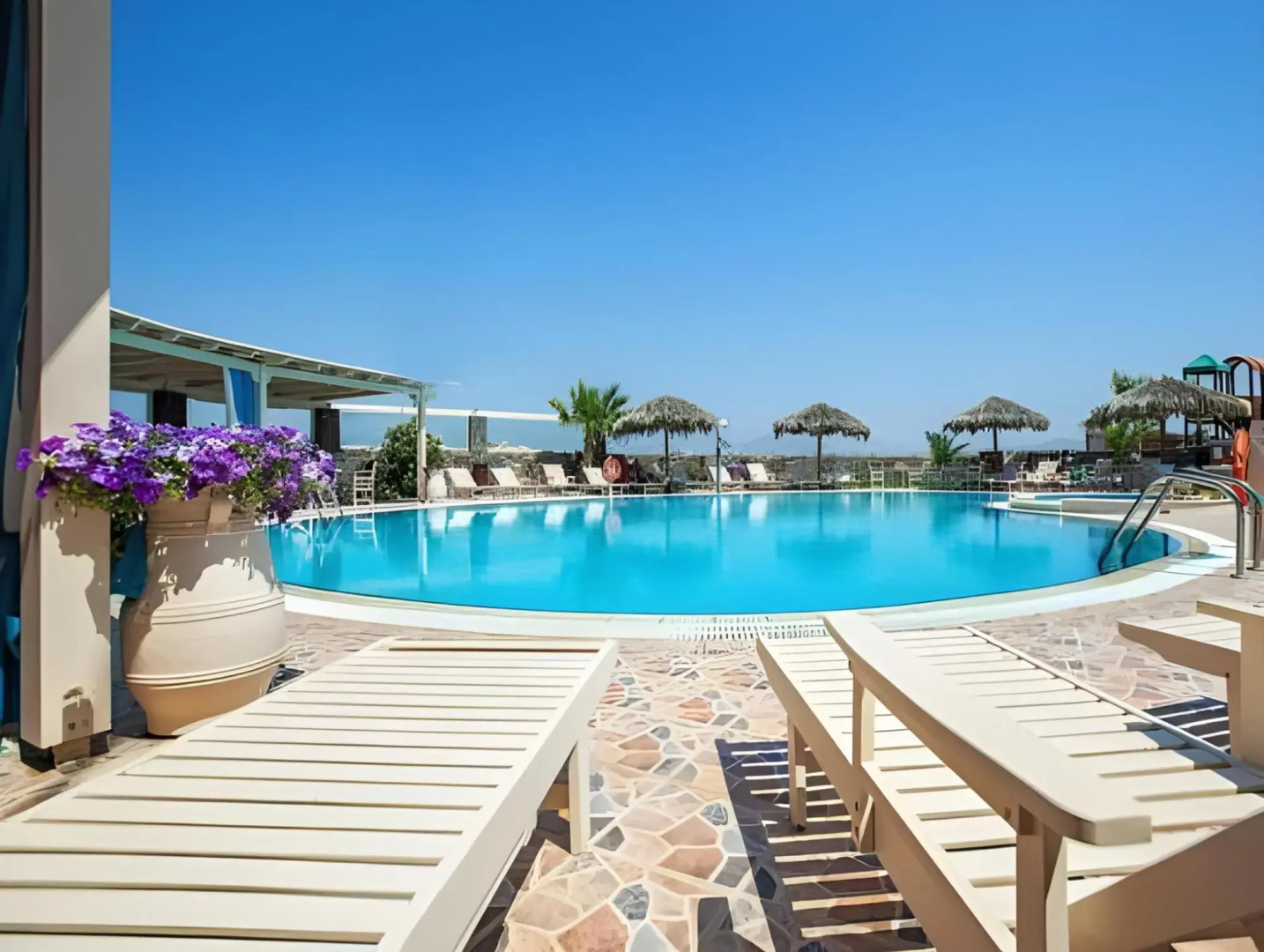 Golden Sun Hotel