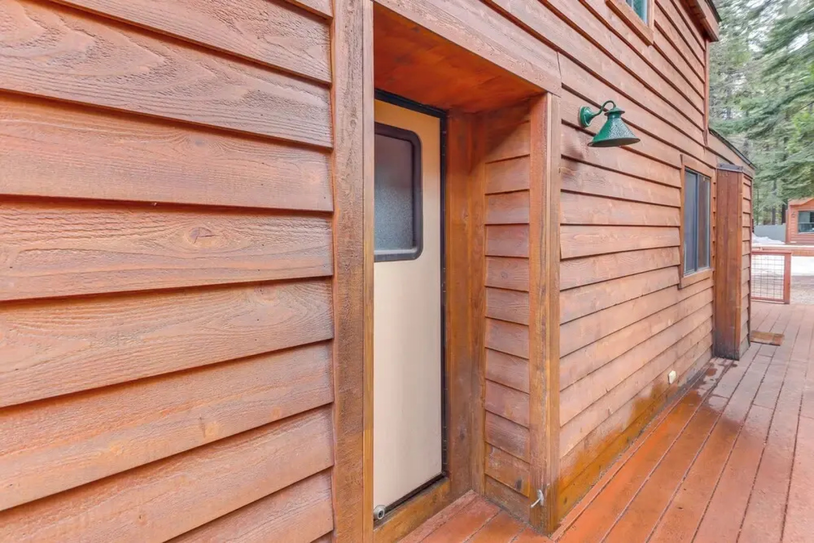 Peaceful Lake Almanor Hideaway, Fish, Hunt + Hike!