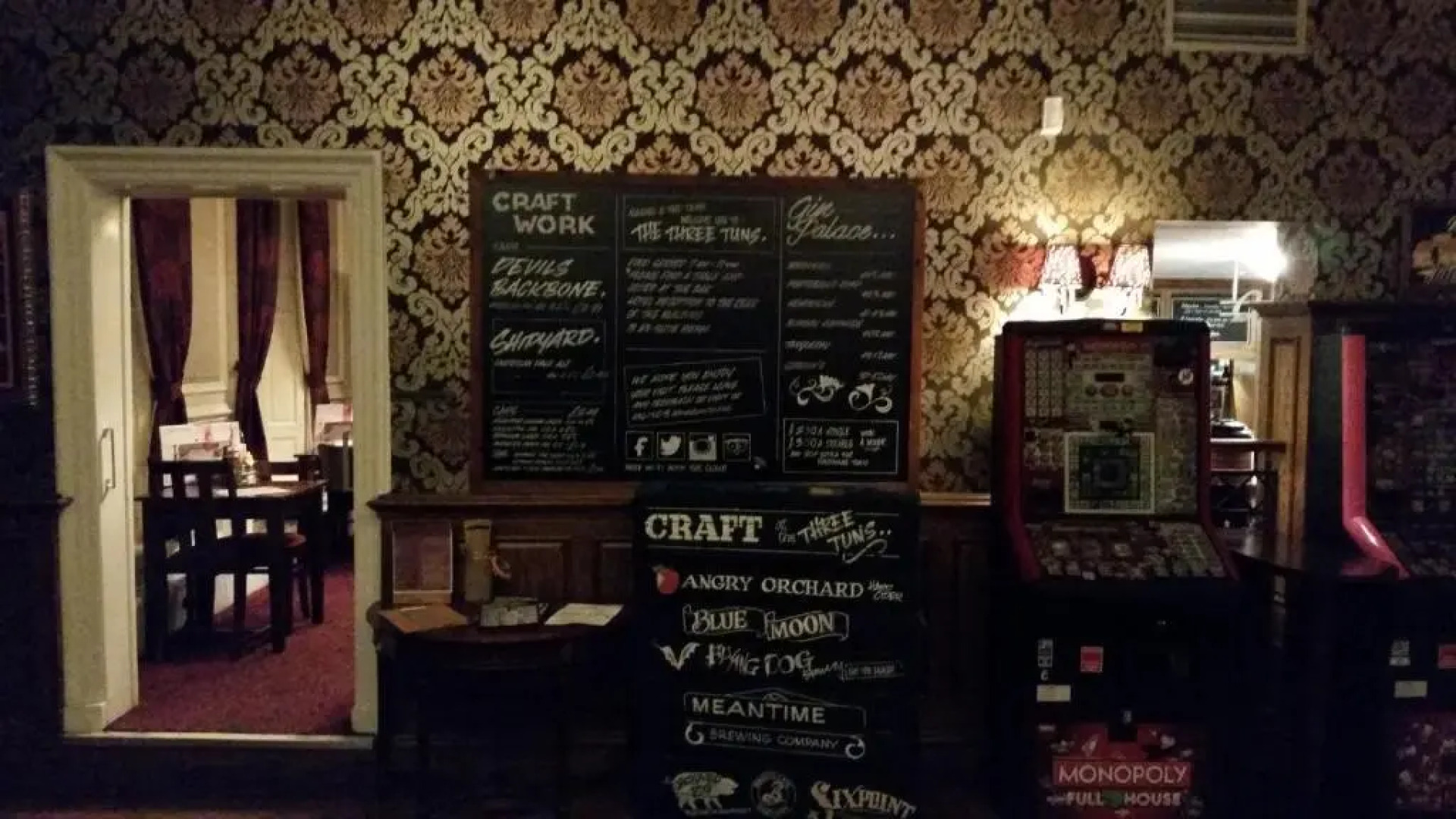 The Three Tuns Hotel Wetherspoon