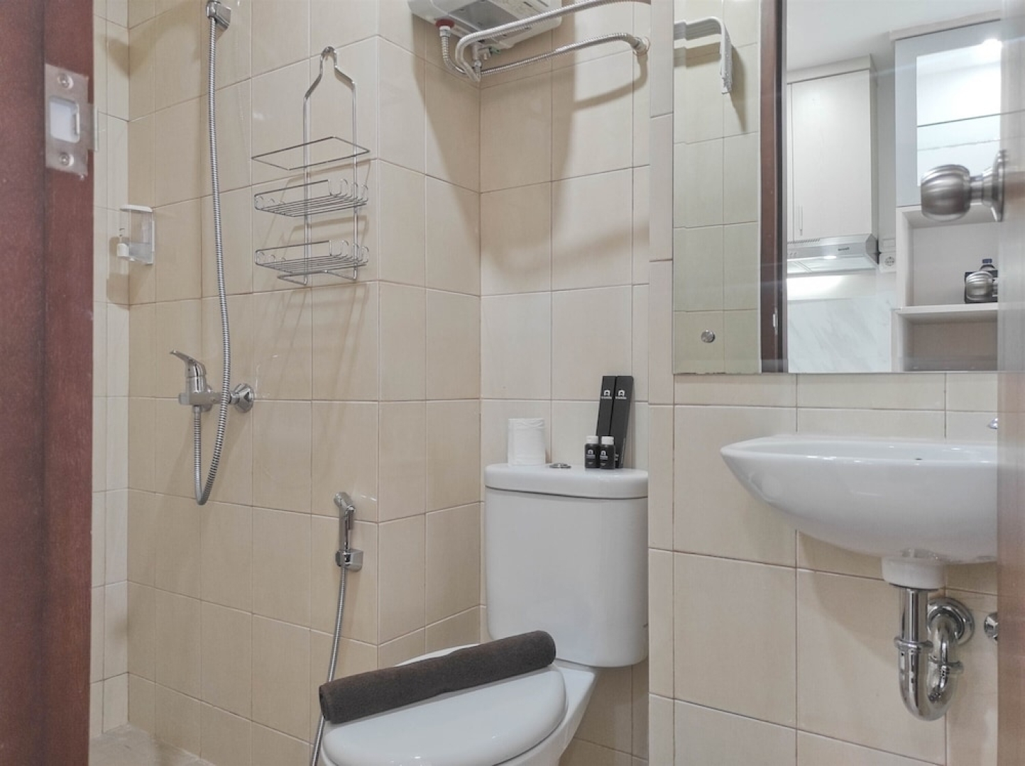 Comfortable and Tidy Studio Vida View Apartment