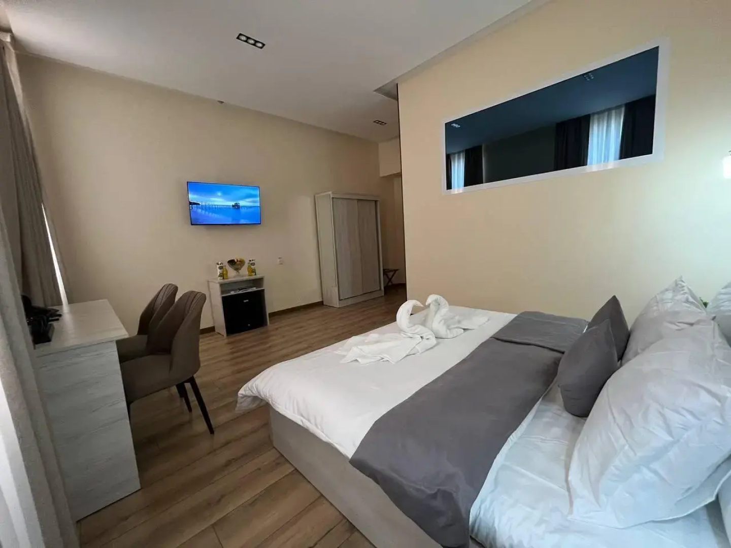 Aks Hotel