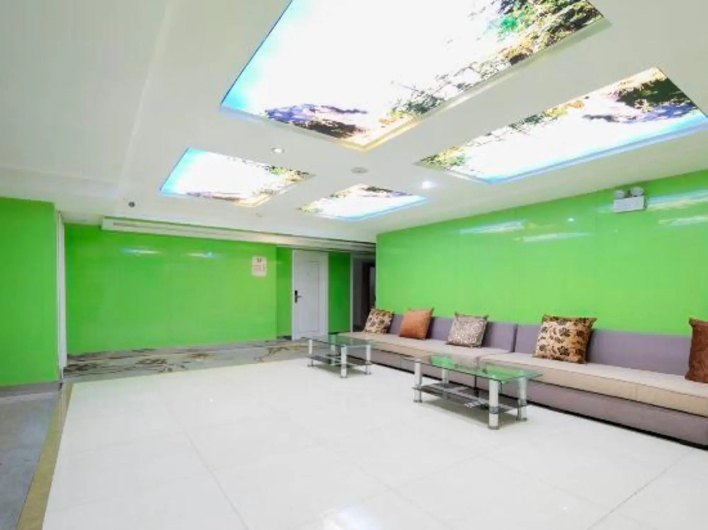 Shengjing Yijia Hotel