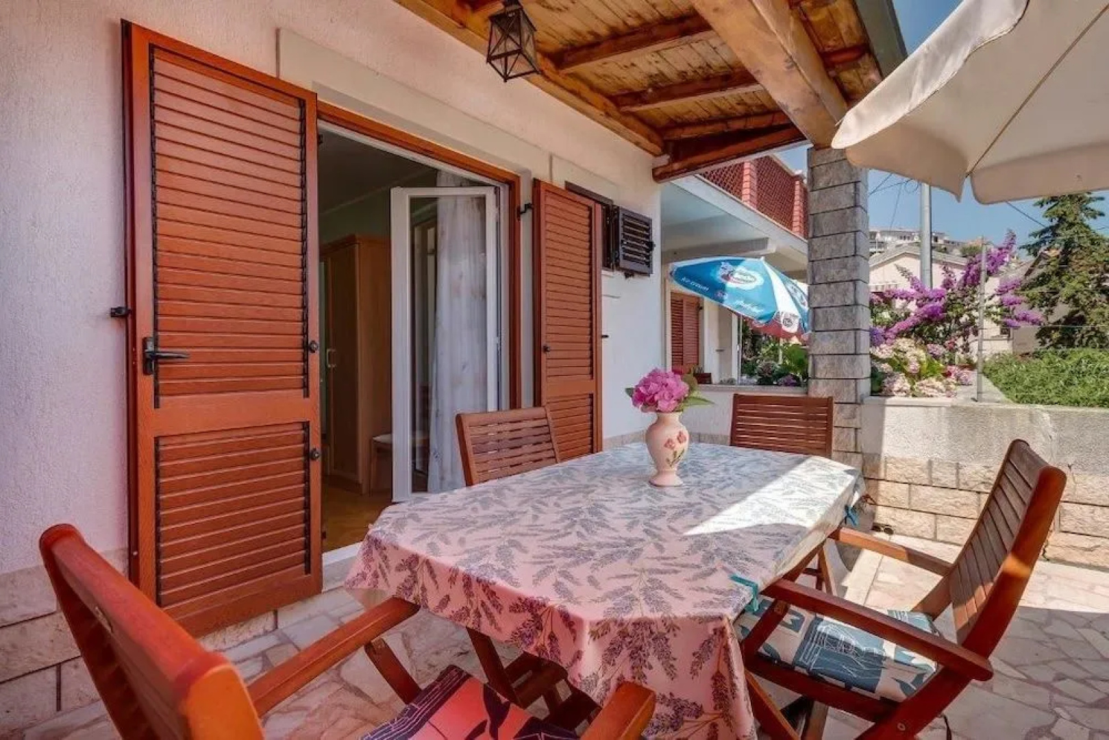 Apartment Bugenvilia