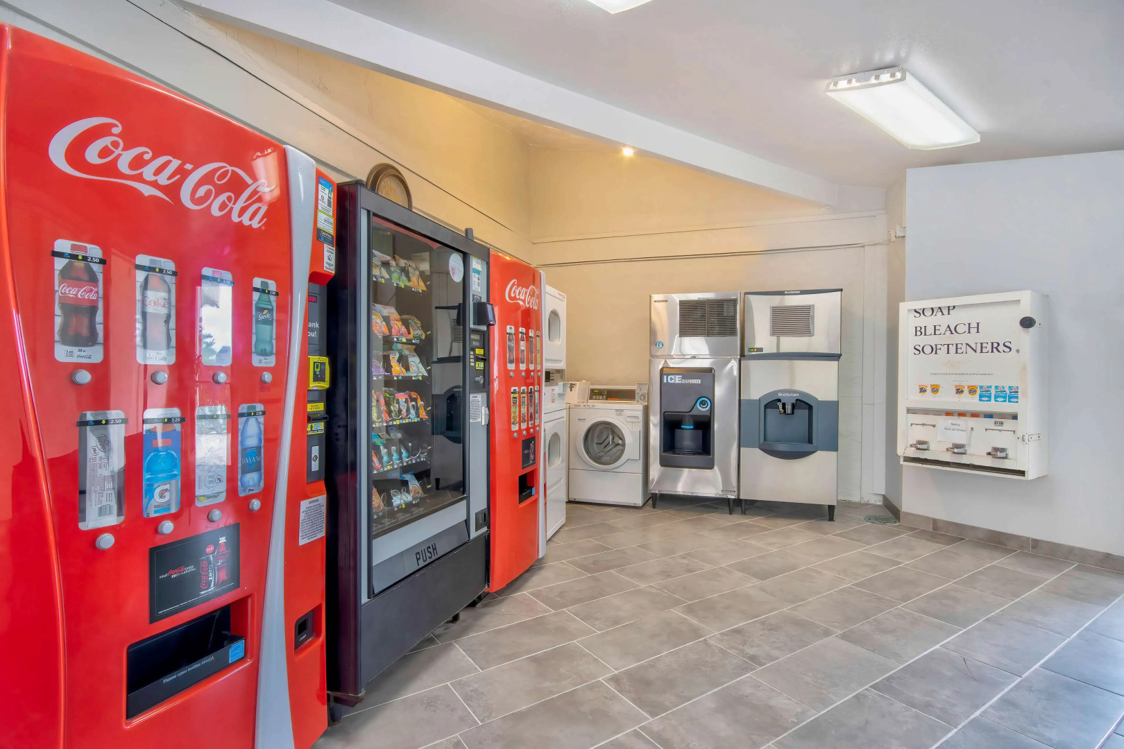 Motel 6 Marina, CA - Monterey