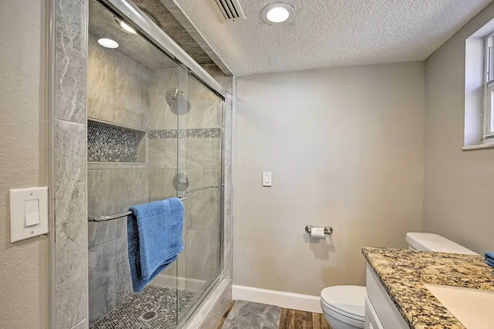 Dock & Beautiful Views! Spacious Bellows Lake Gem