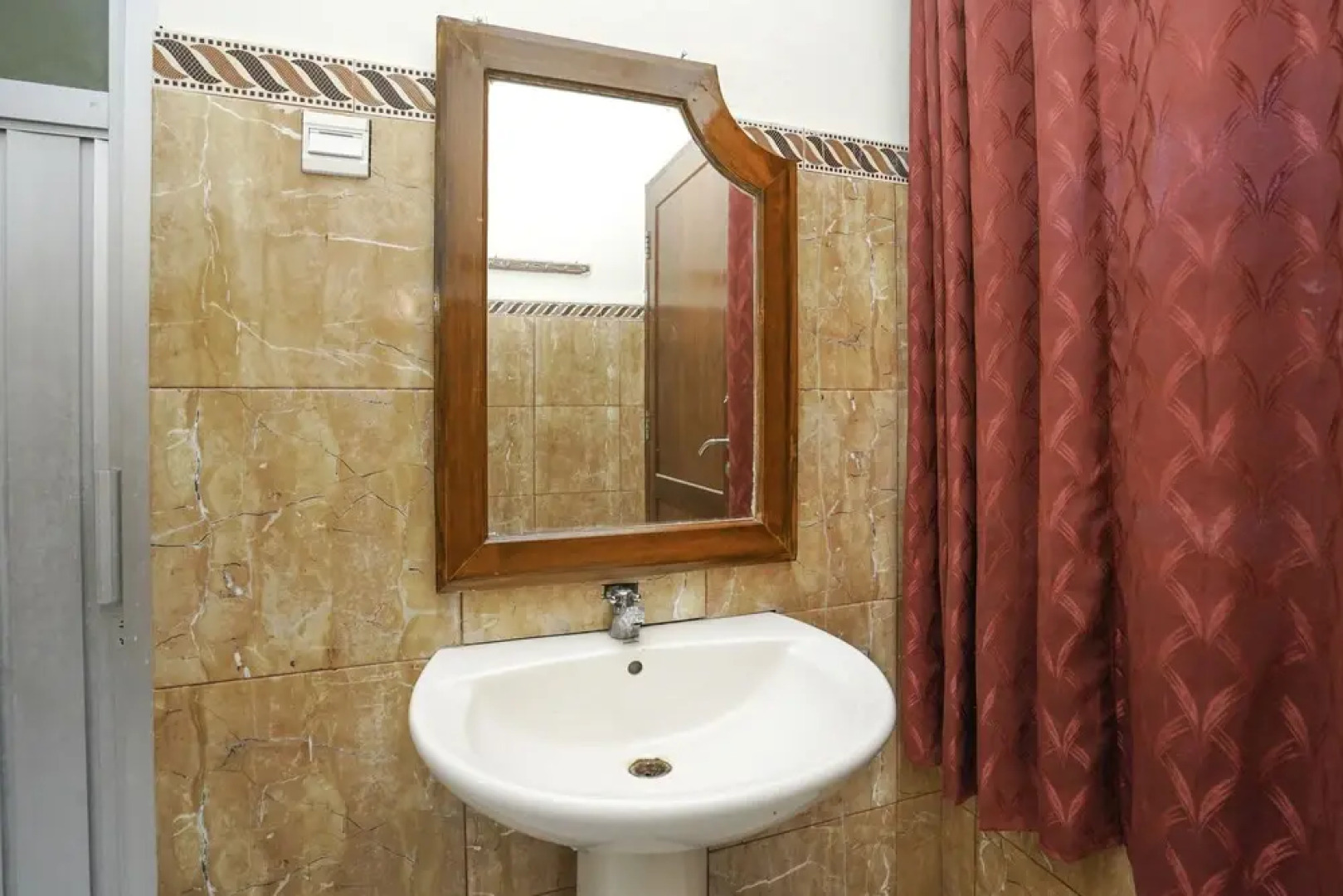 Hotel Madinah Syariah