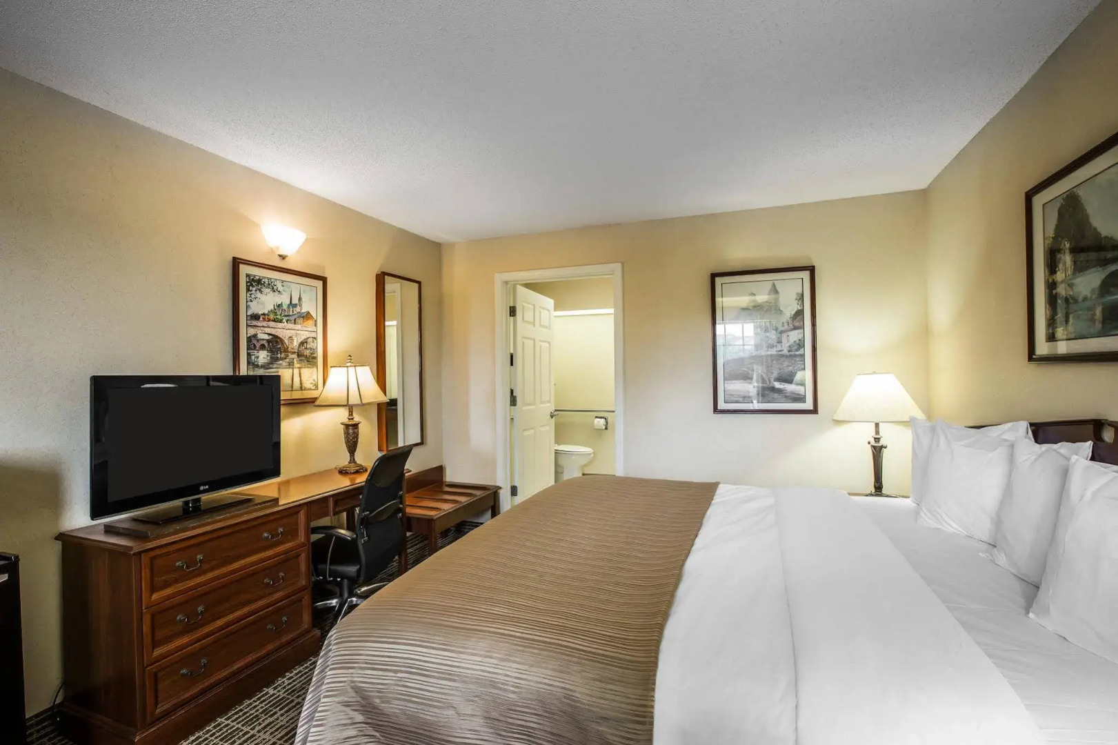 Quality Inn Bessemer I-20 exit 108