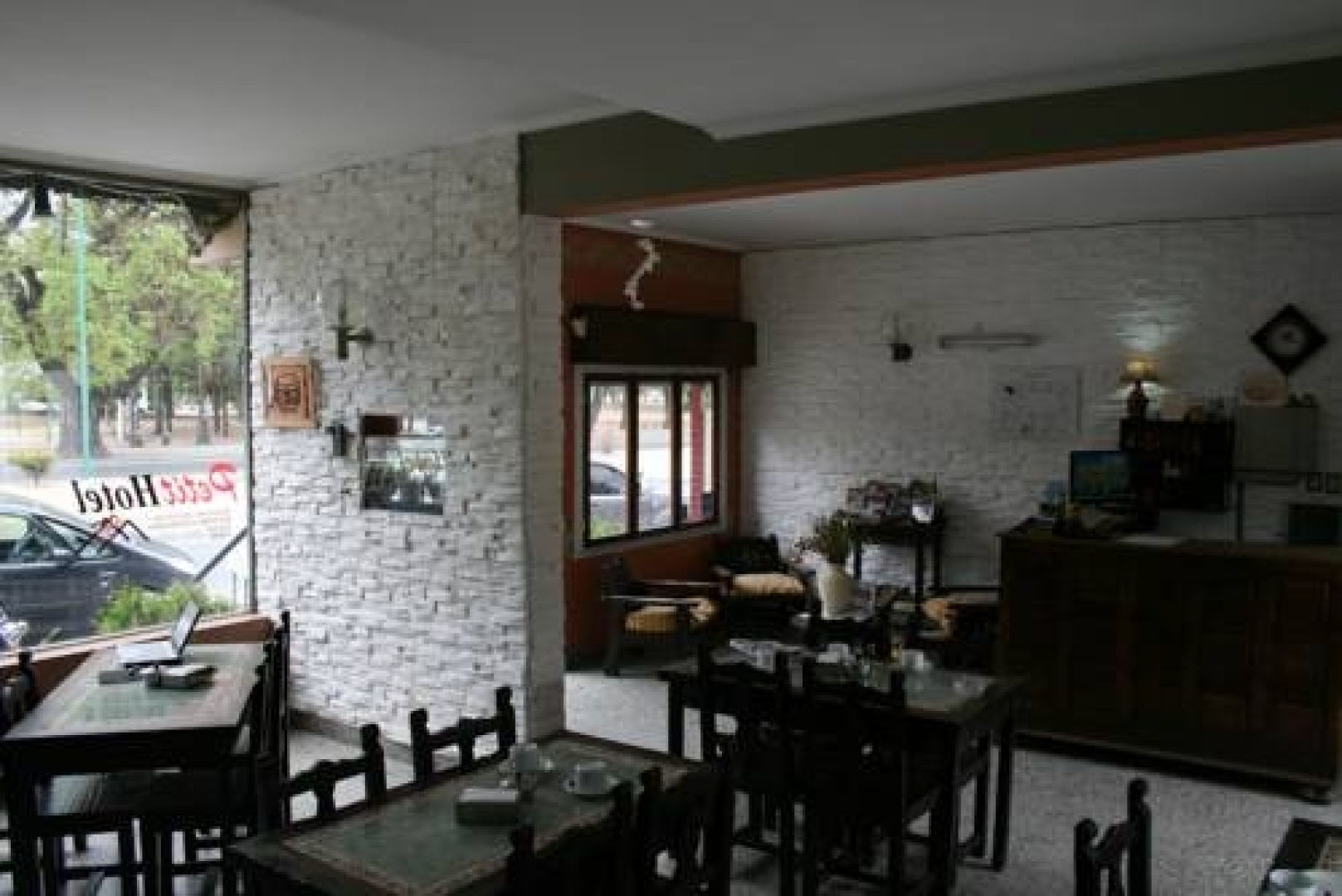 Petit Hotel