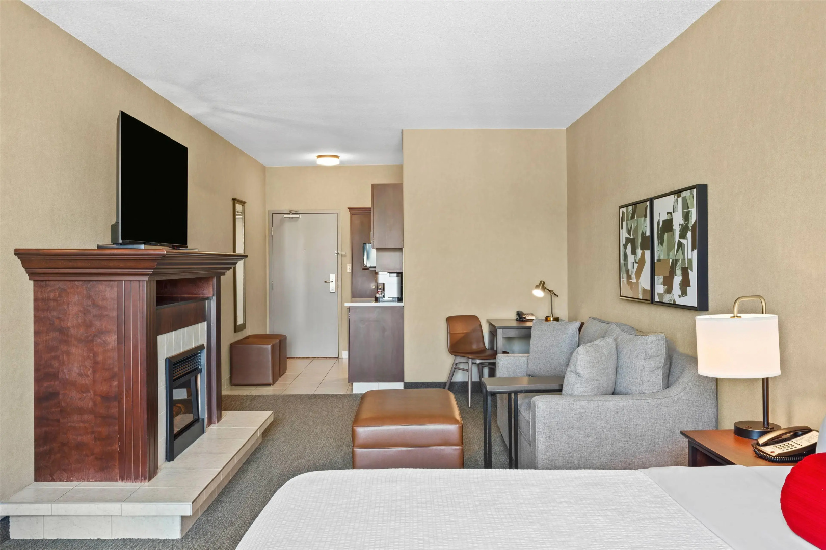 Ramada by Wyndham Drumheller Hotel & Suites