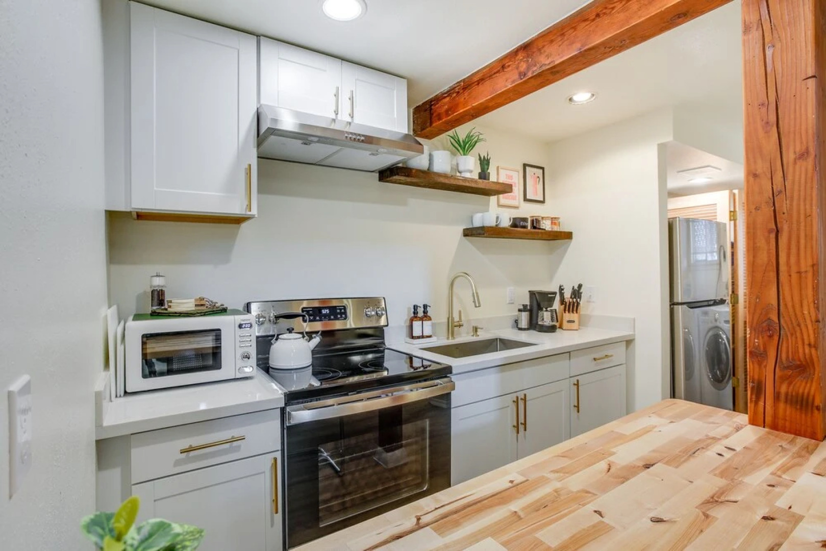 Updated Tacoma Home w/ Fire Pit!