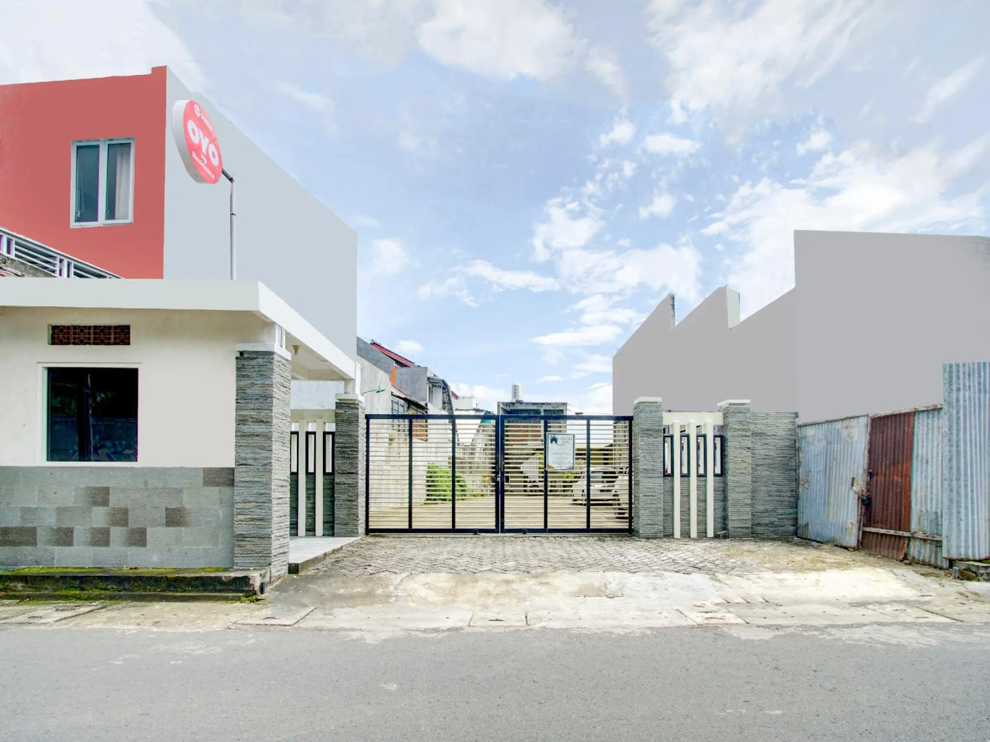 OYO 90214 Hp Residence