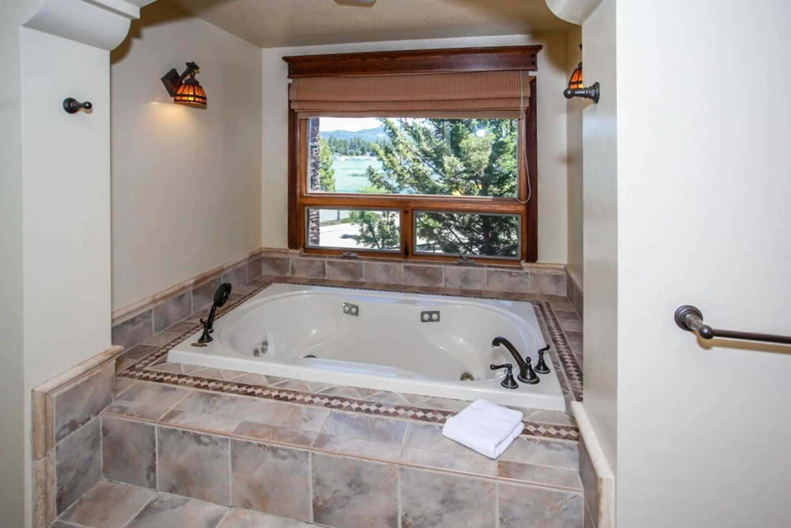 Lakeside Memories-1858 by Big Bear Vacations