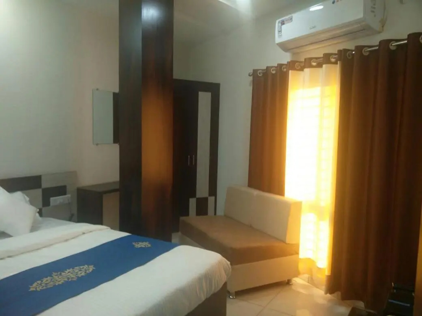 Vinayak Palace Hoshangabad