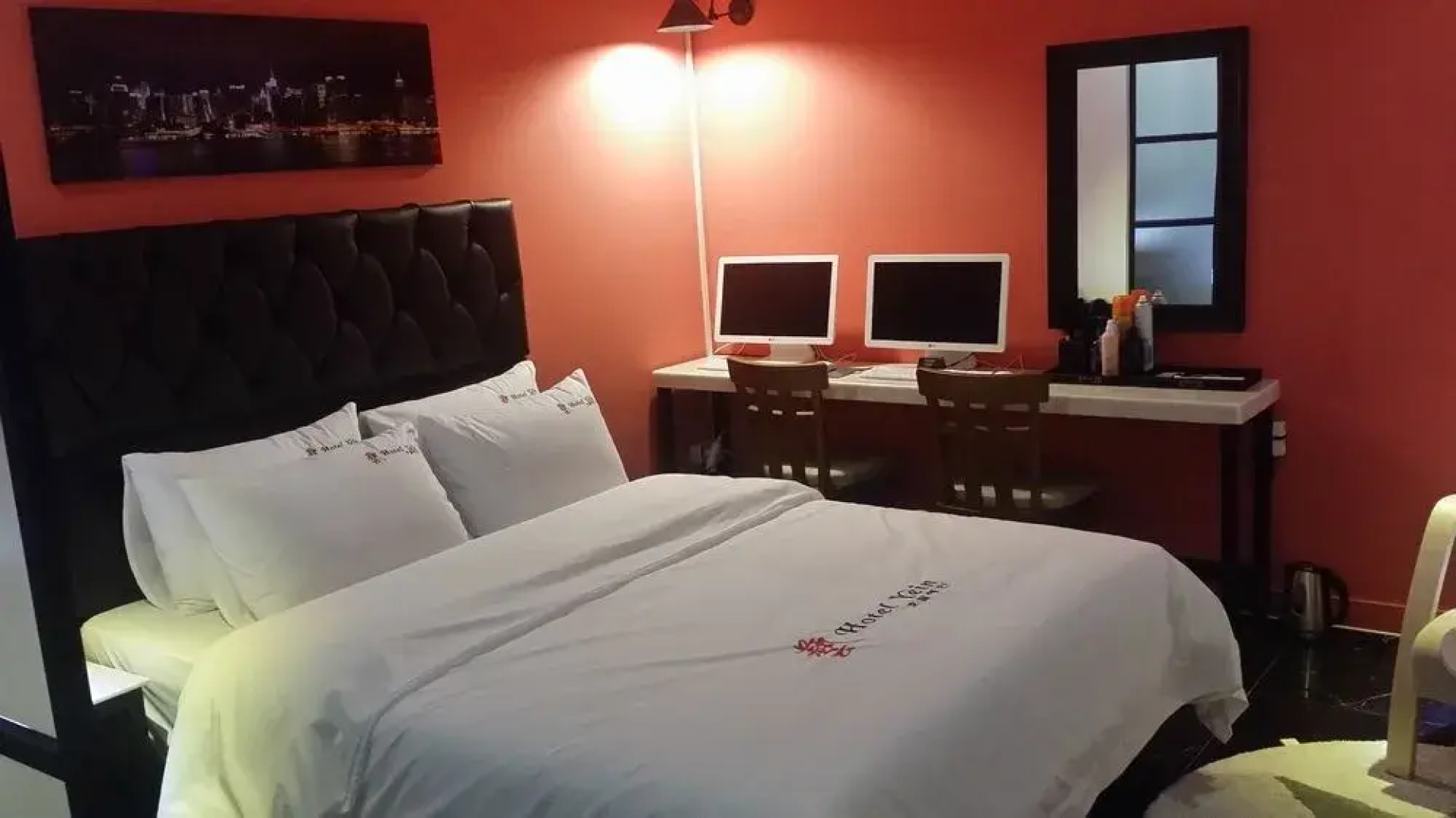 Peacock Motel