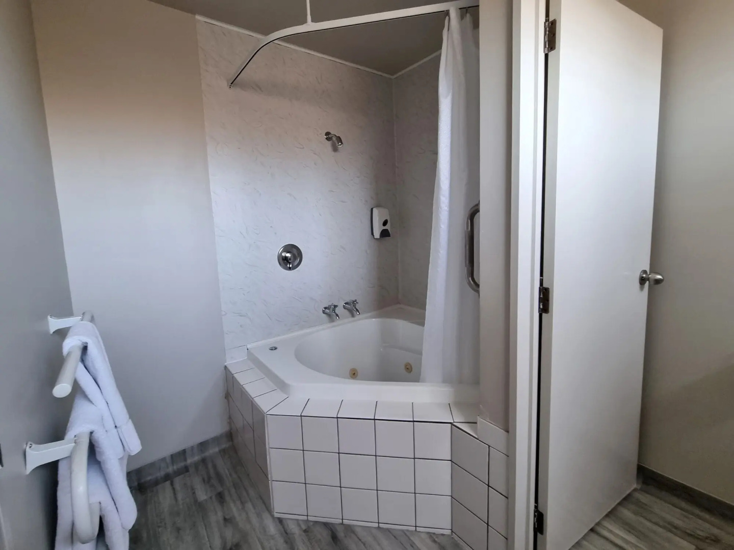 ASURE Gables Motor Lodge