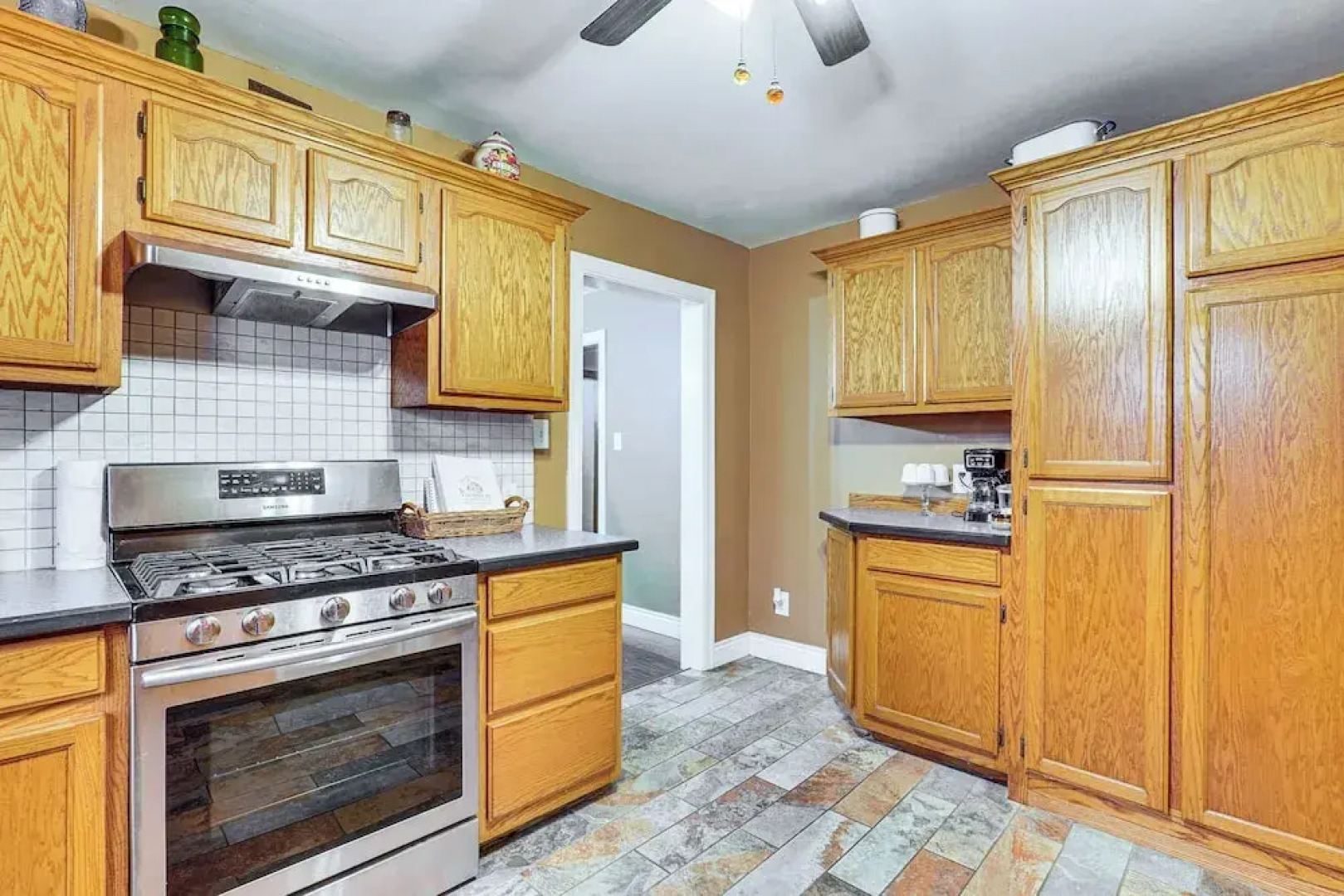 < 1 Mi to Main St Berryville: Spacious Family Home