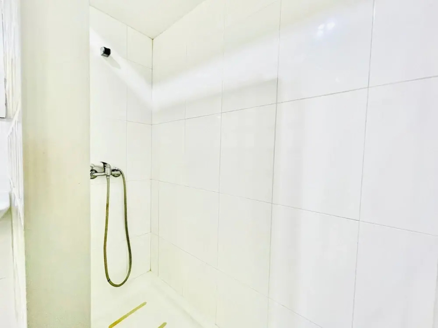 Mountain-view Apartment by Sea