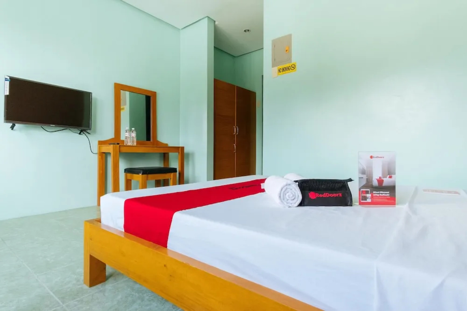 RedDoorz near Caticlan Airport