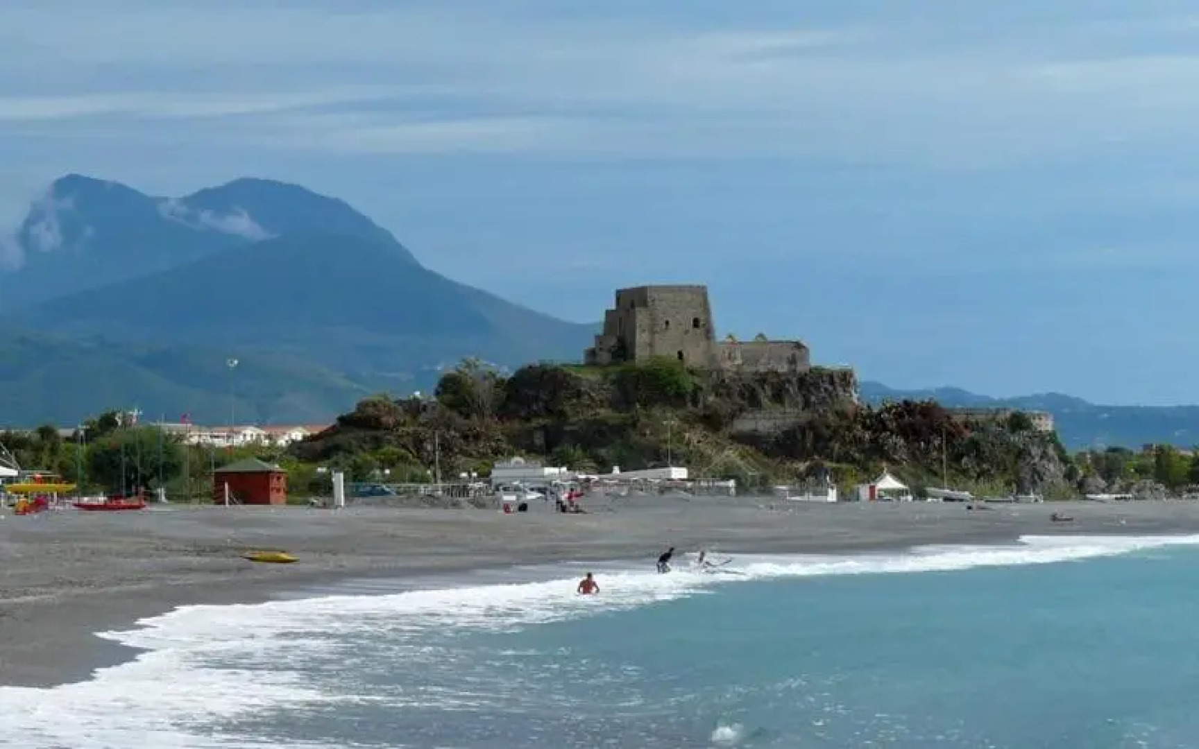 Duplex apartment 250 m from the sea