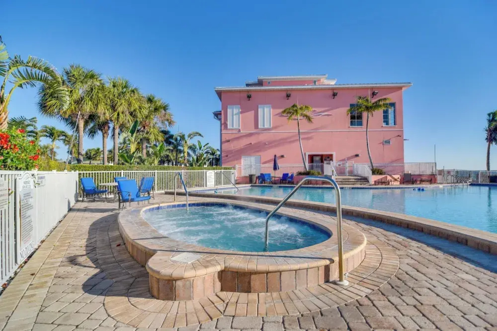 Bayfront St Petersburg Retreat 4 Mi to Downtown!
