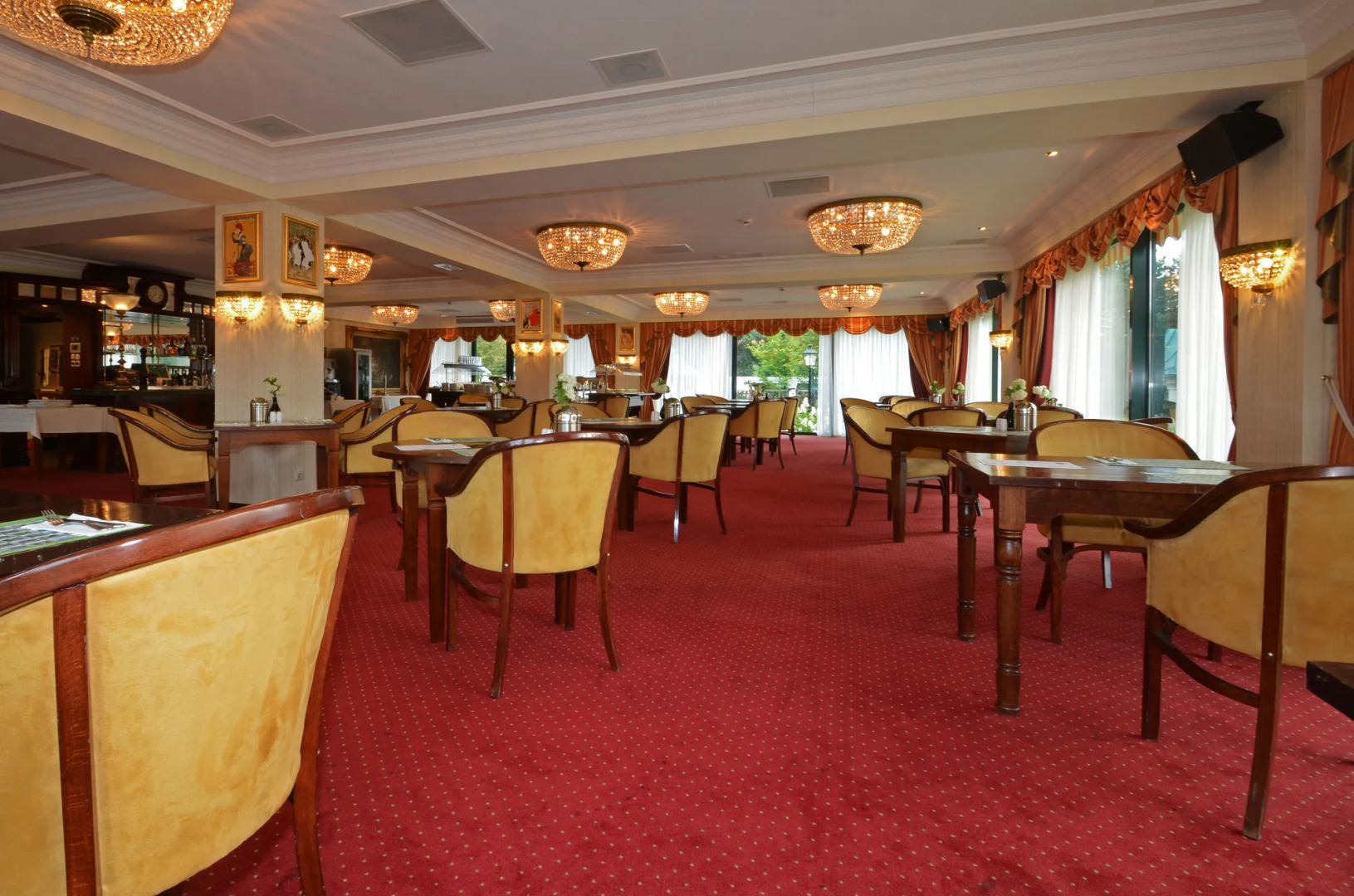 Fletcher Familiehotel De Hunzebergen