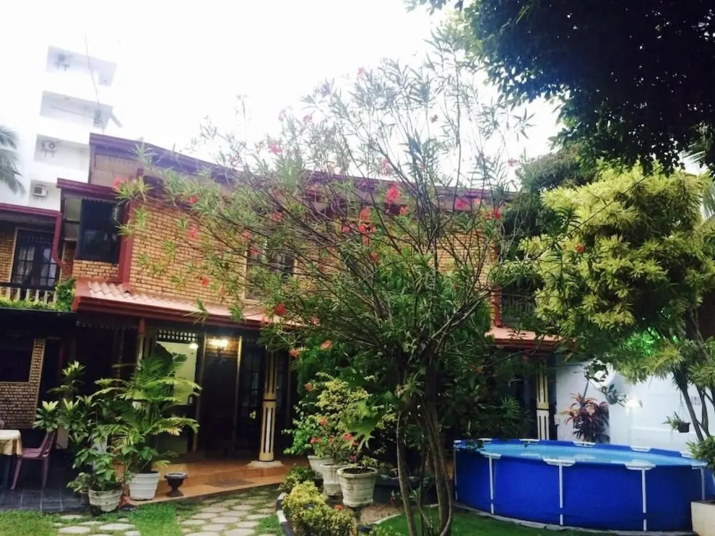 Lavinia Beach Hostel