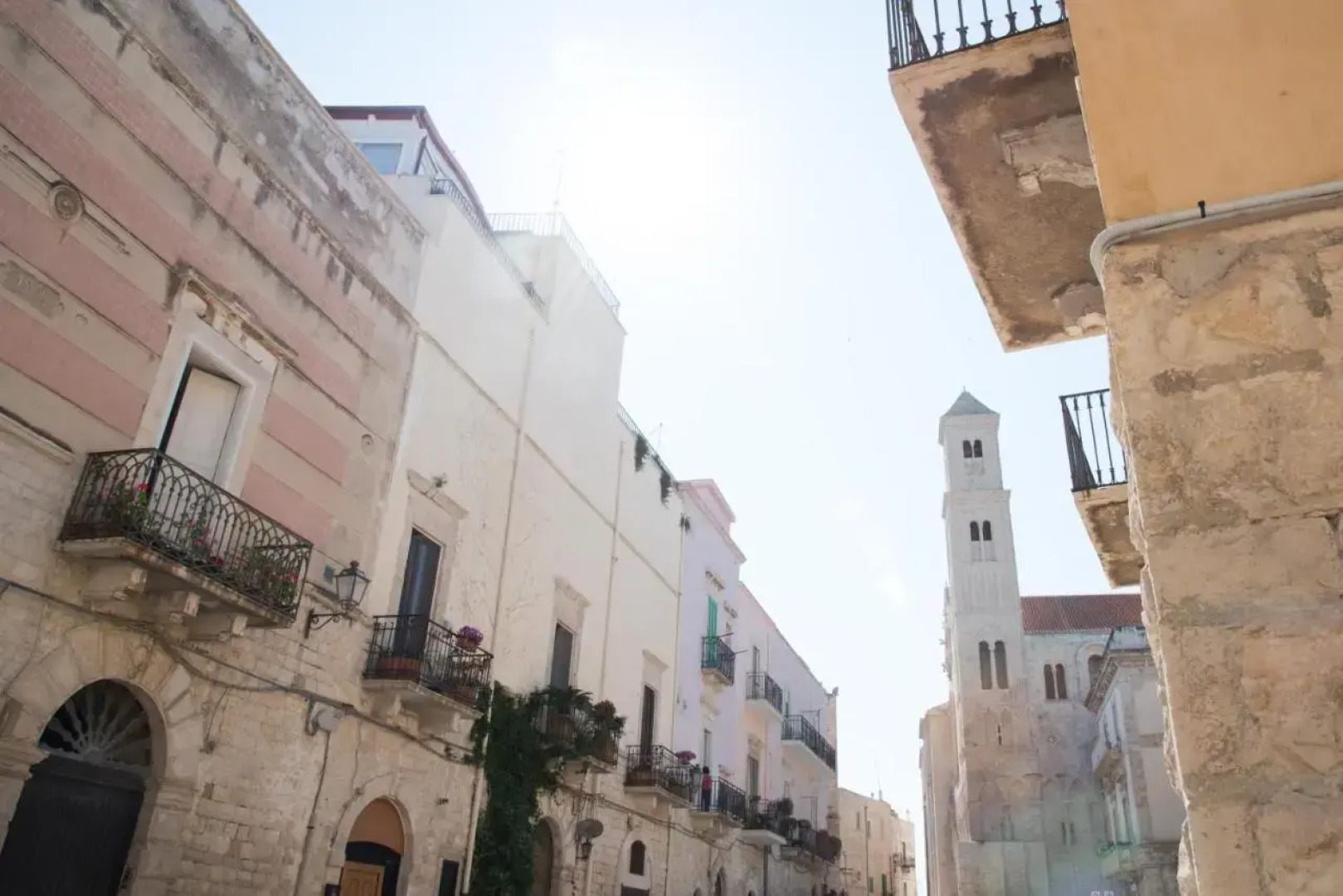 Piazza Duomo - Medieval Puglia's House