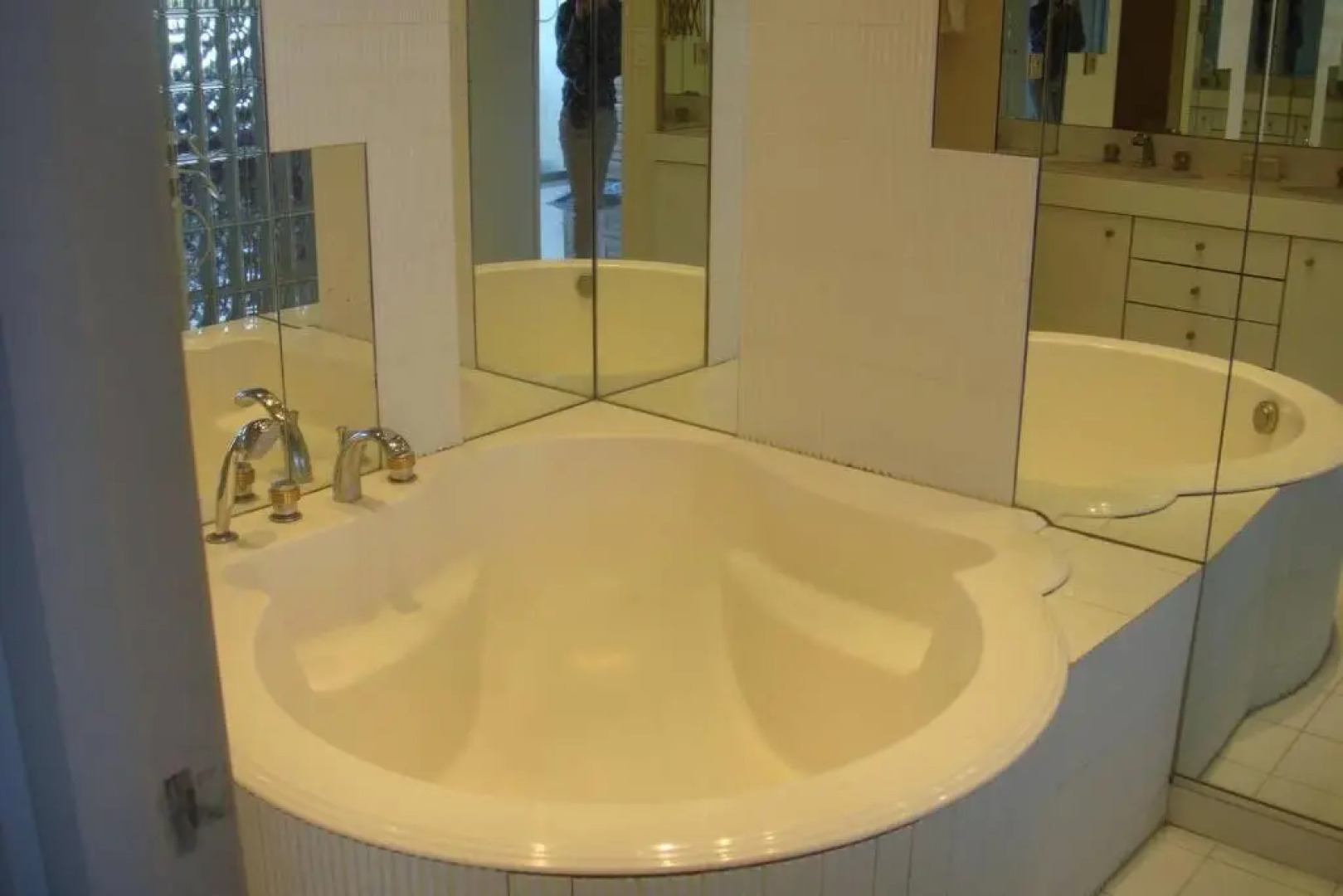 STUDIO STANDING VUE MER 2 PERS. 5 min.CANNES