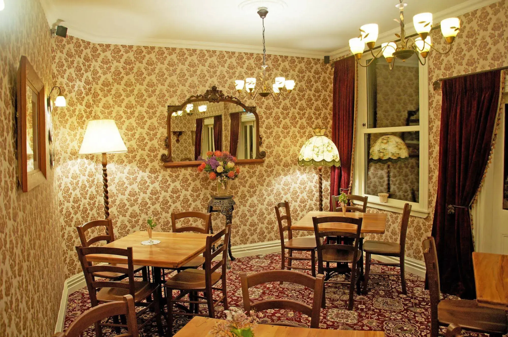 Theatre Royal Hotel Kumara