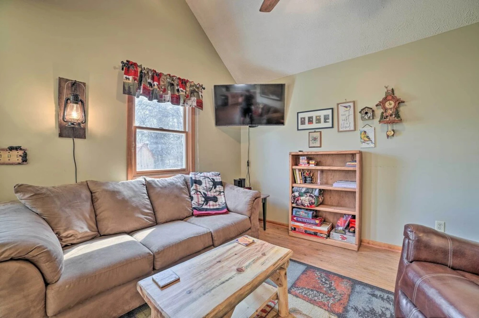 Family Cottage 3 Mi to Higgins Lake State Pk!