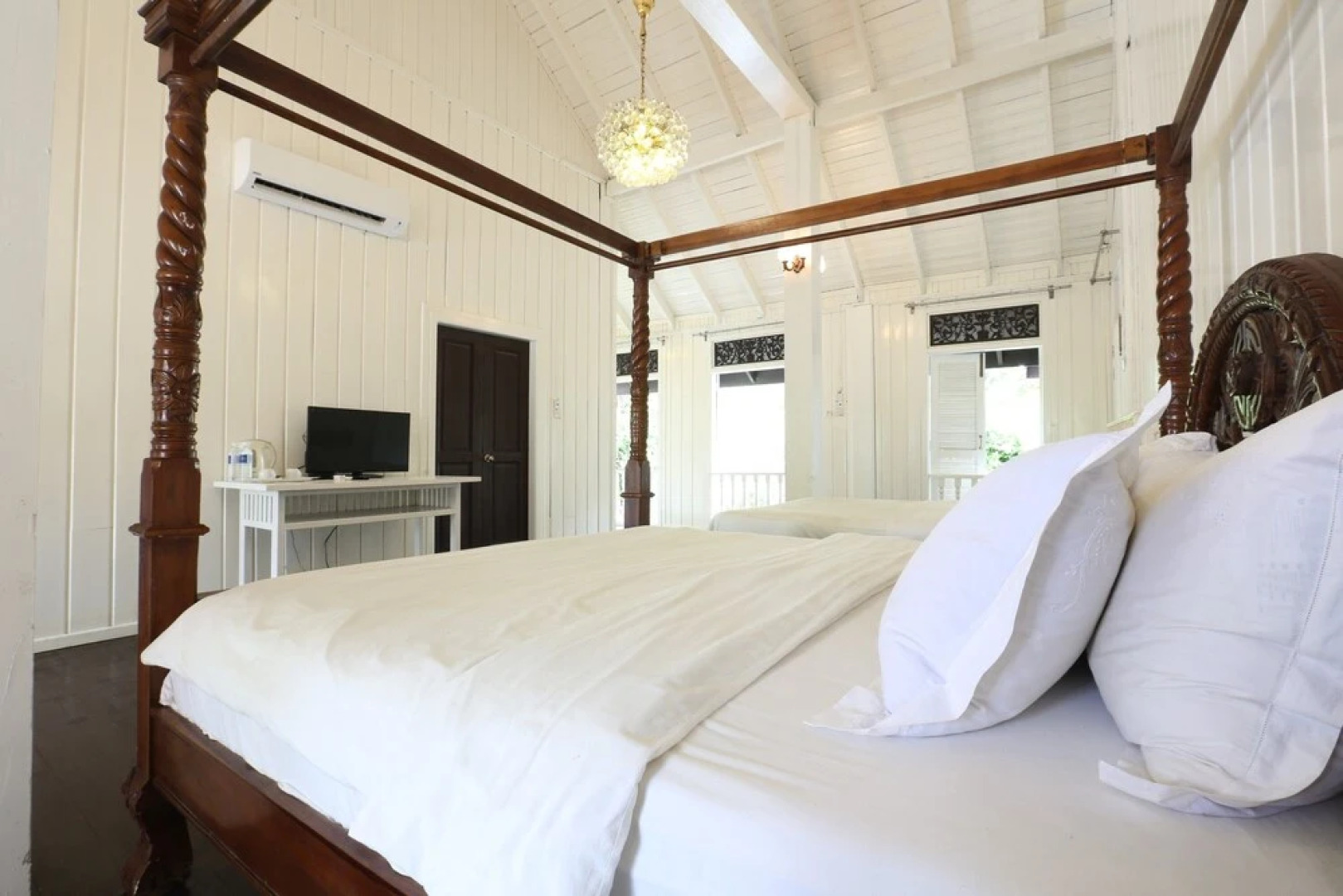 OYO 90237 Villa Danialla Beach Homes