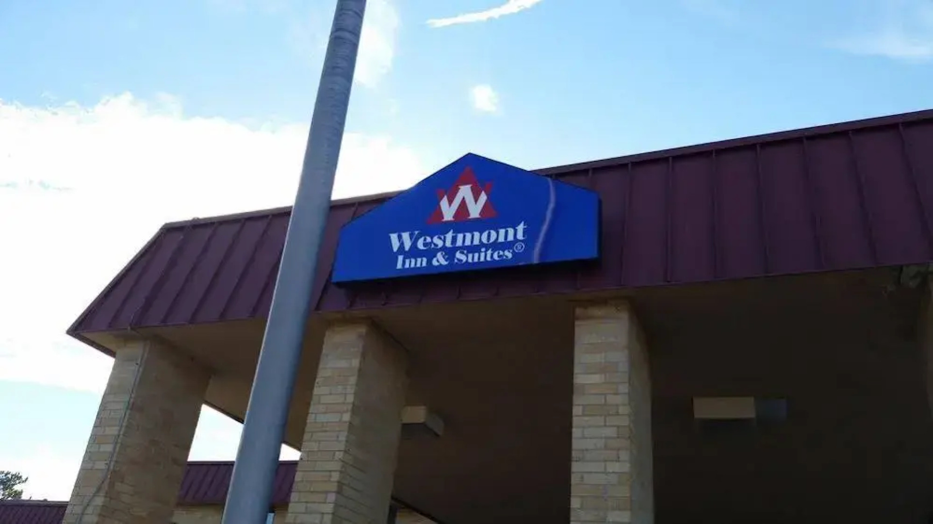 韦斯特蒙特酒店及套房(Westmont Inn & Suites)