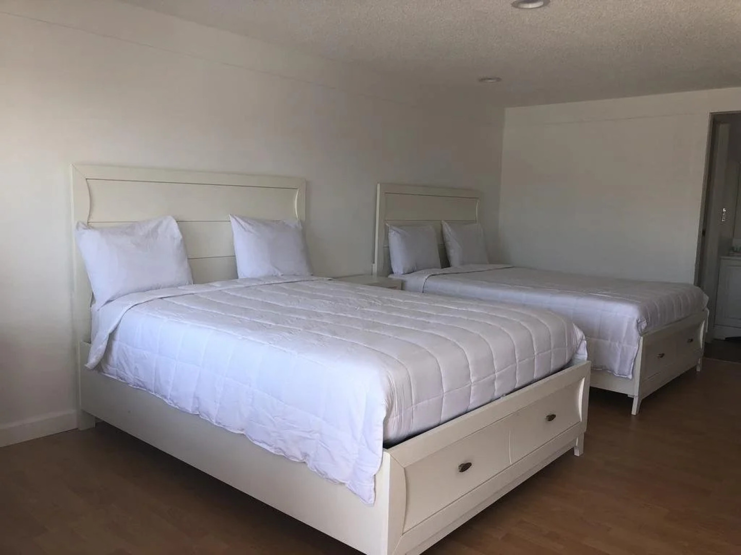 Spinnaker Inn of Naples