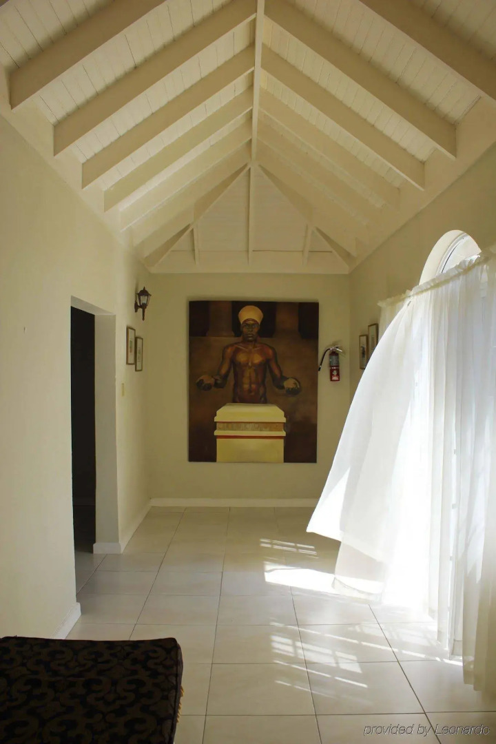 Retreat Guesthouse Luxury Suites